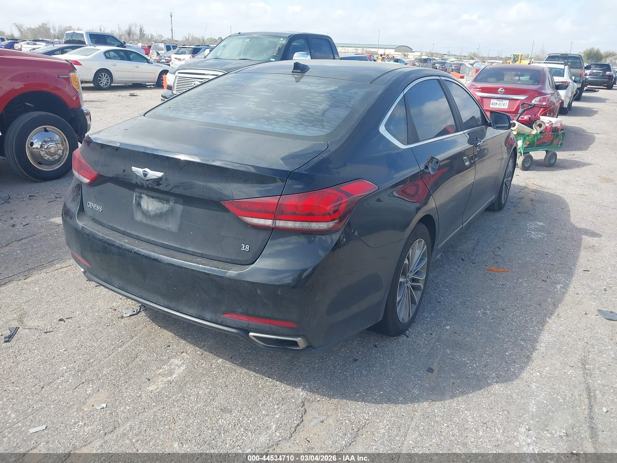 HYUNDAI GENESIS image 4