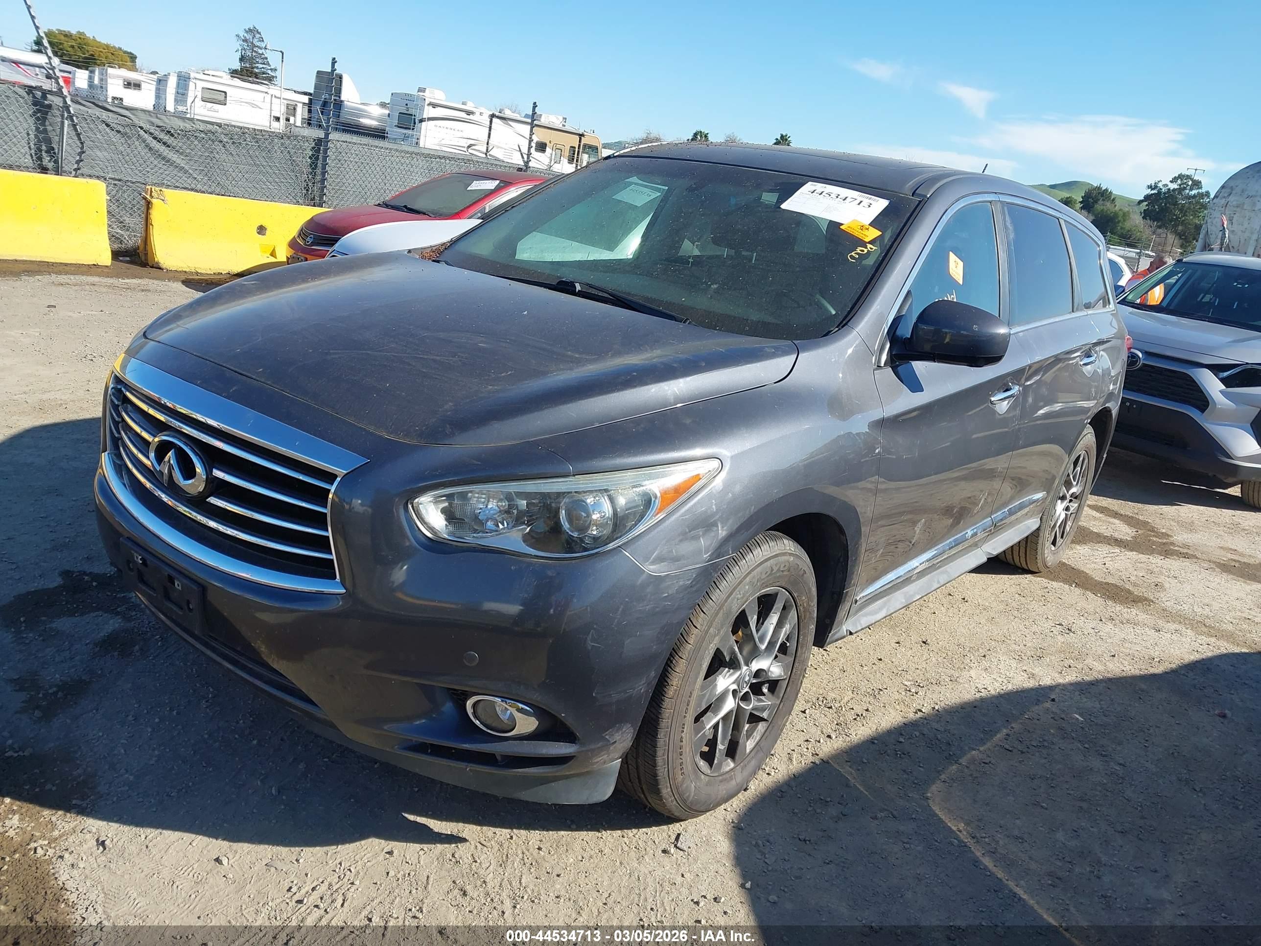INFINITI JX35 image 2