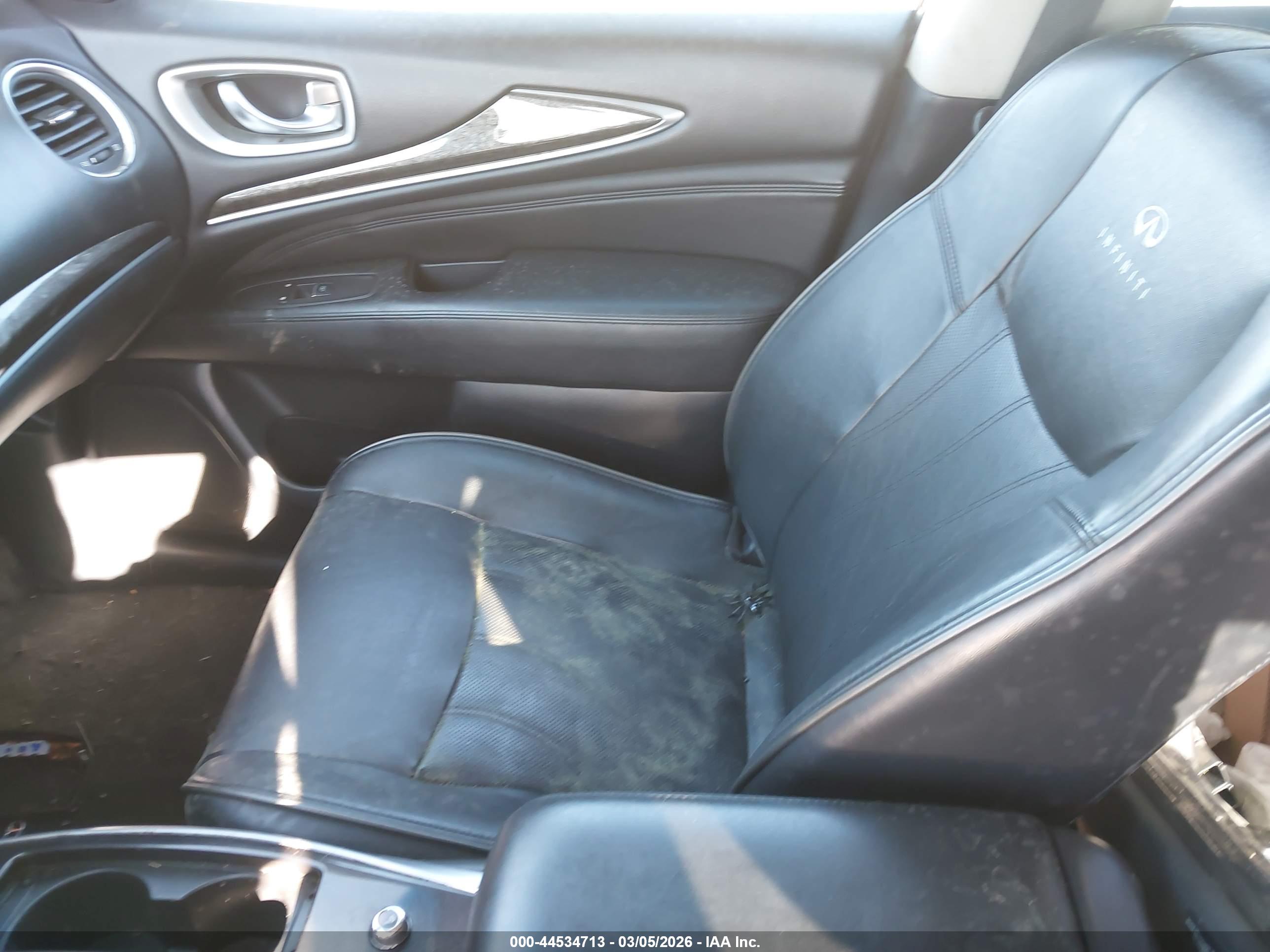 INFINITI JX35 image 6