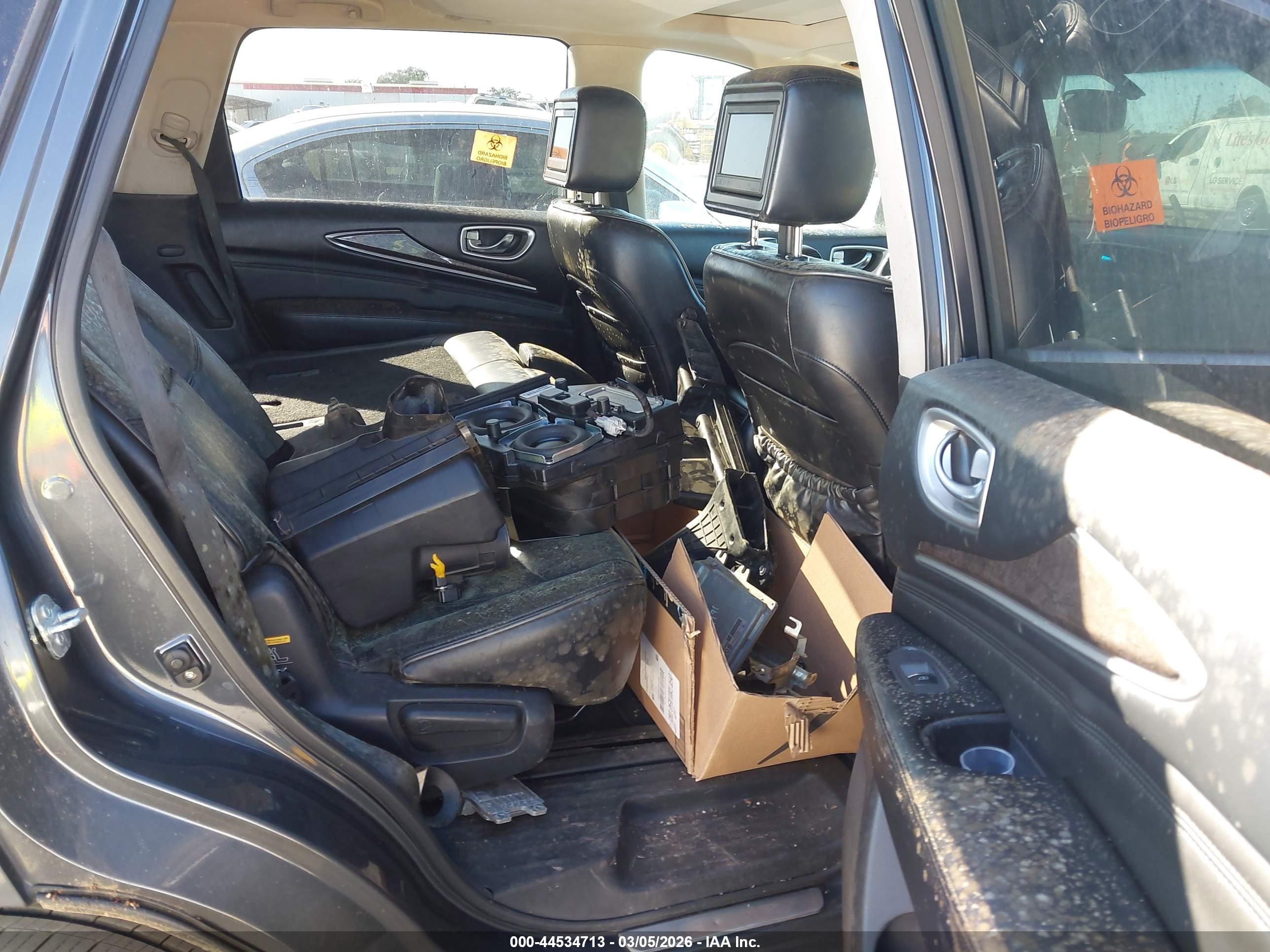 INFINITI JX35 image 8