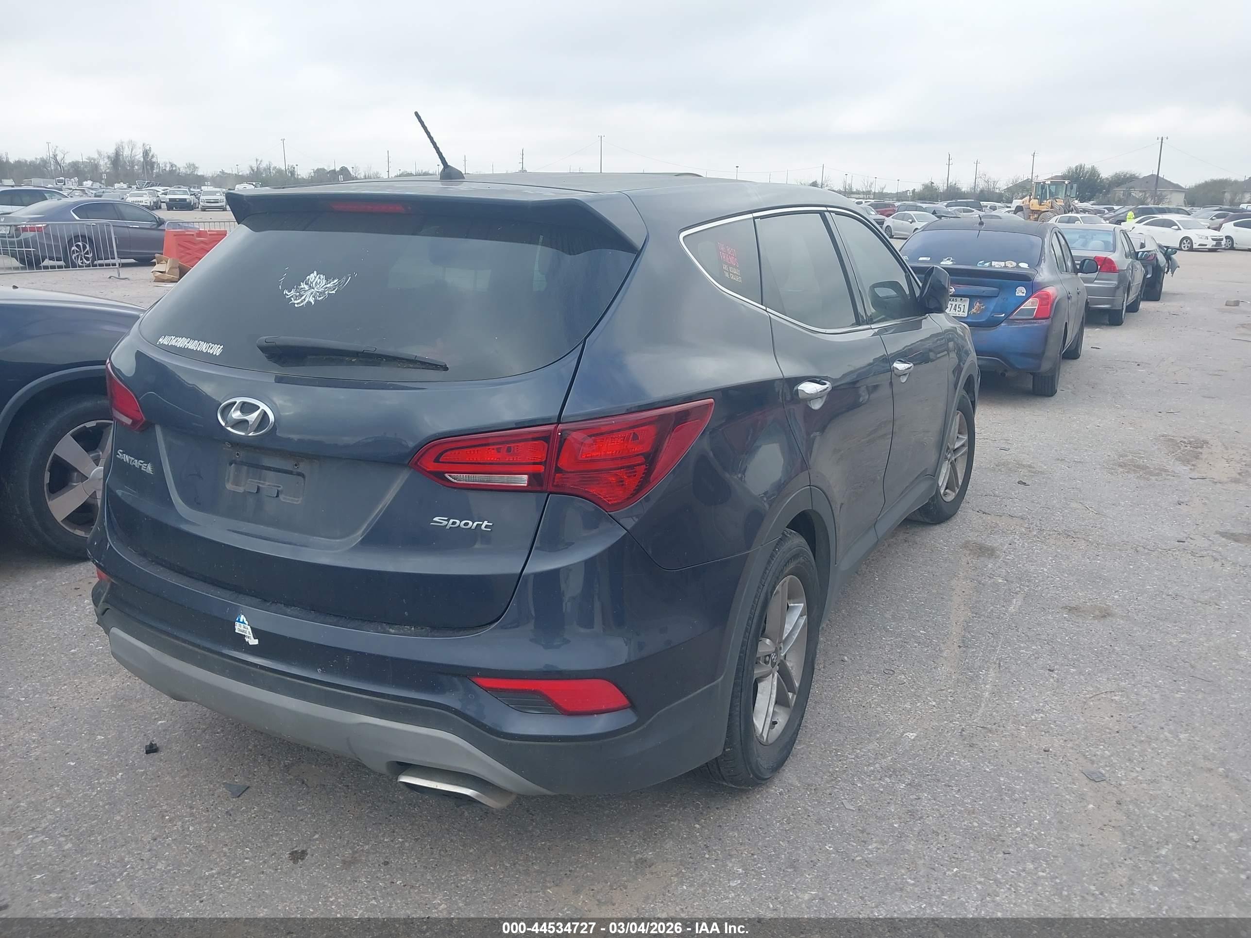 HYUNDAI SANTA image 4