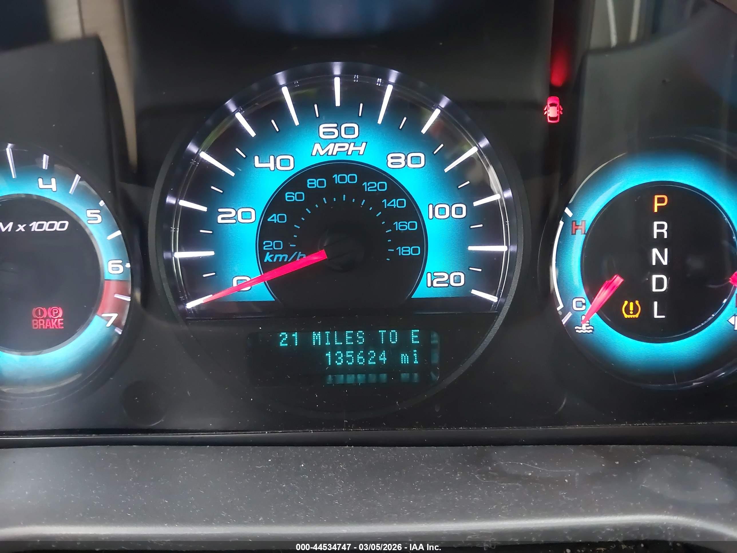 FORD FUSION image 7