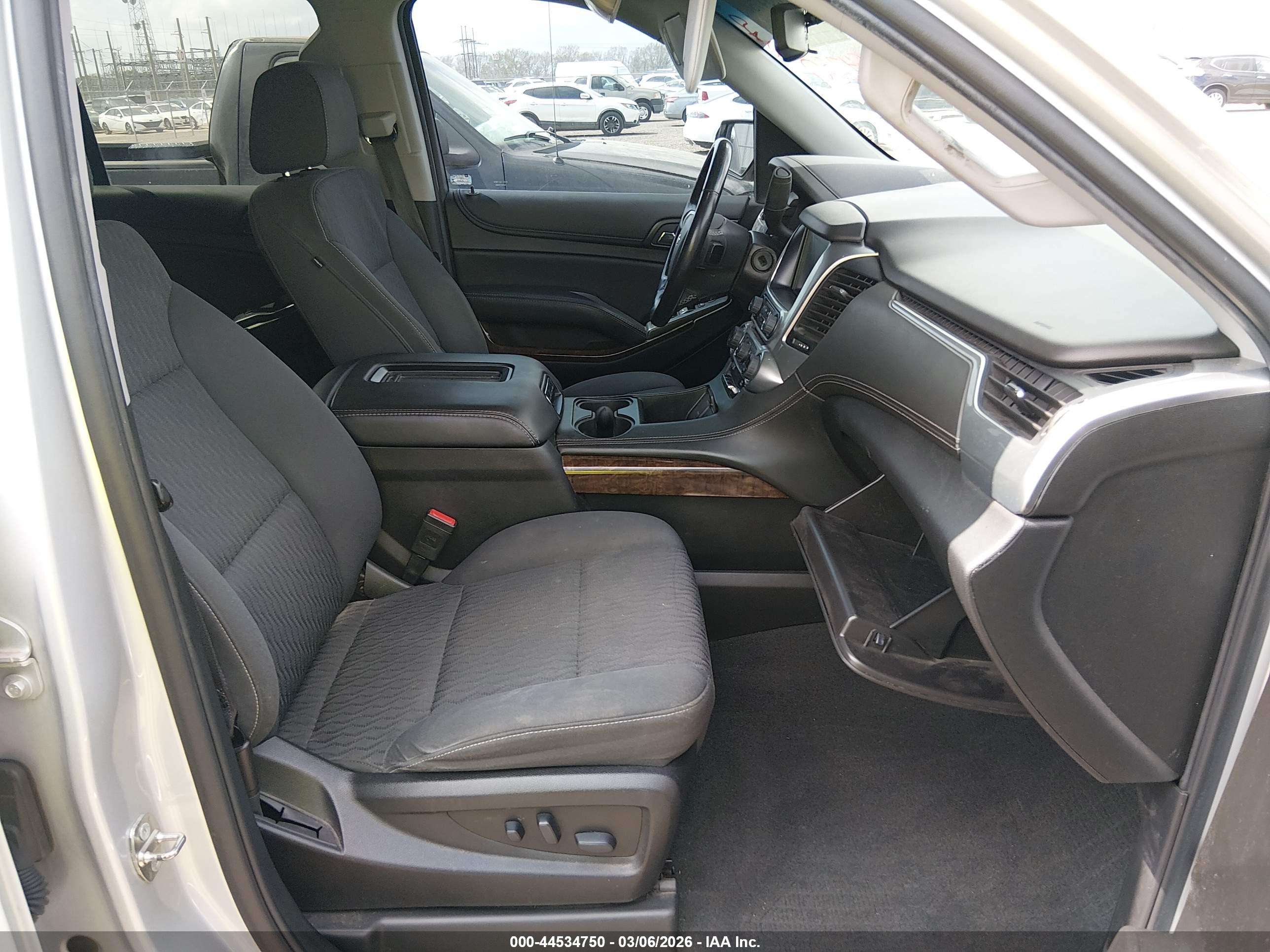 CHEVROLET TAHOE image 5