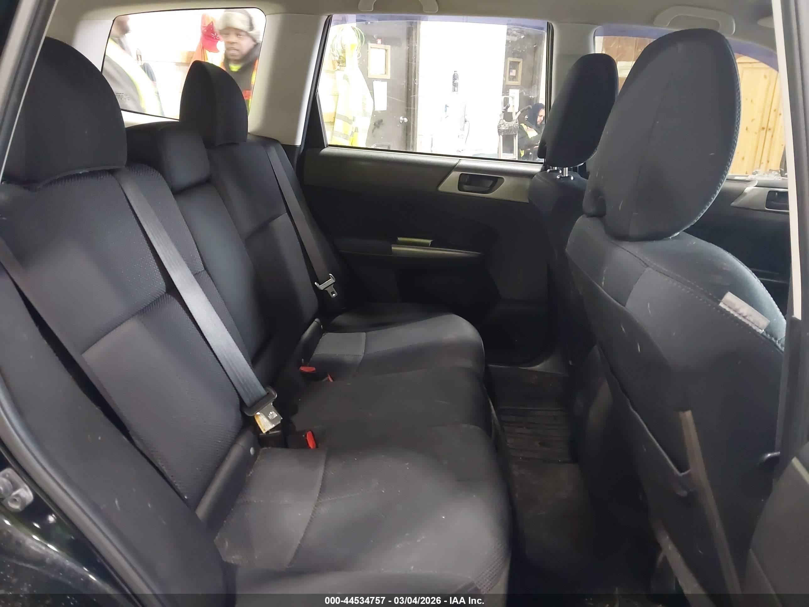 SUBARU FORESTER image 8