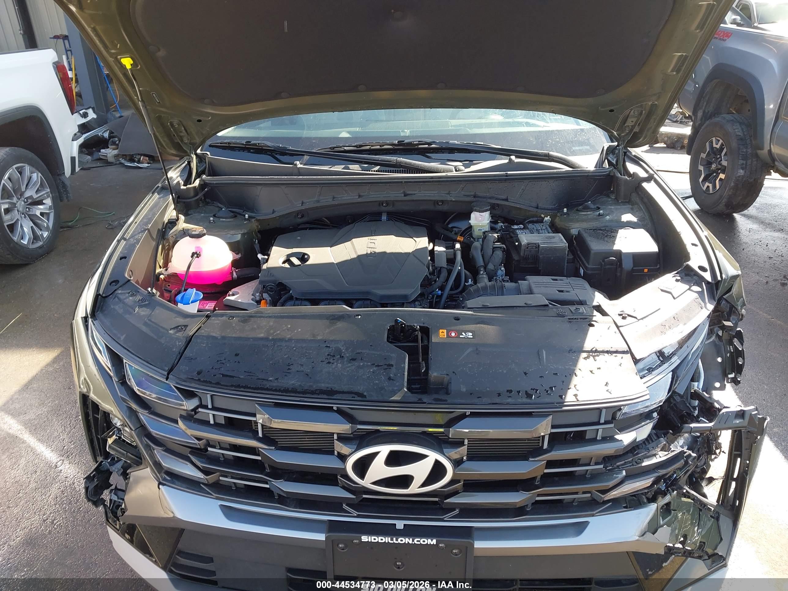 HYUNDAI TUCSON image 10