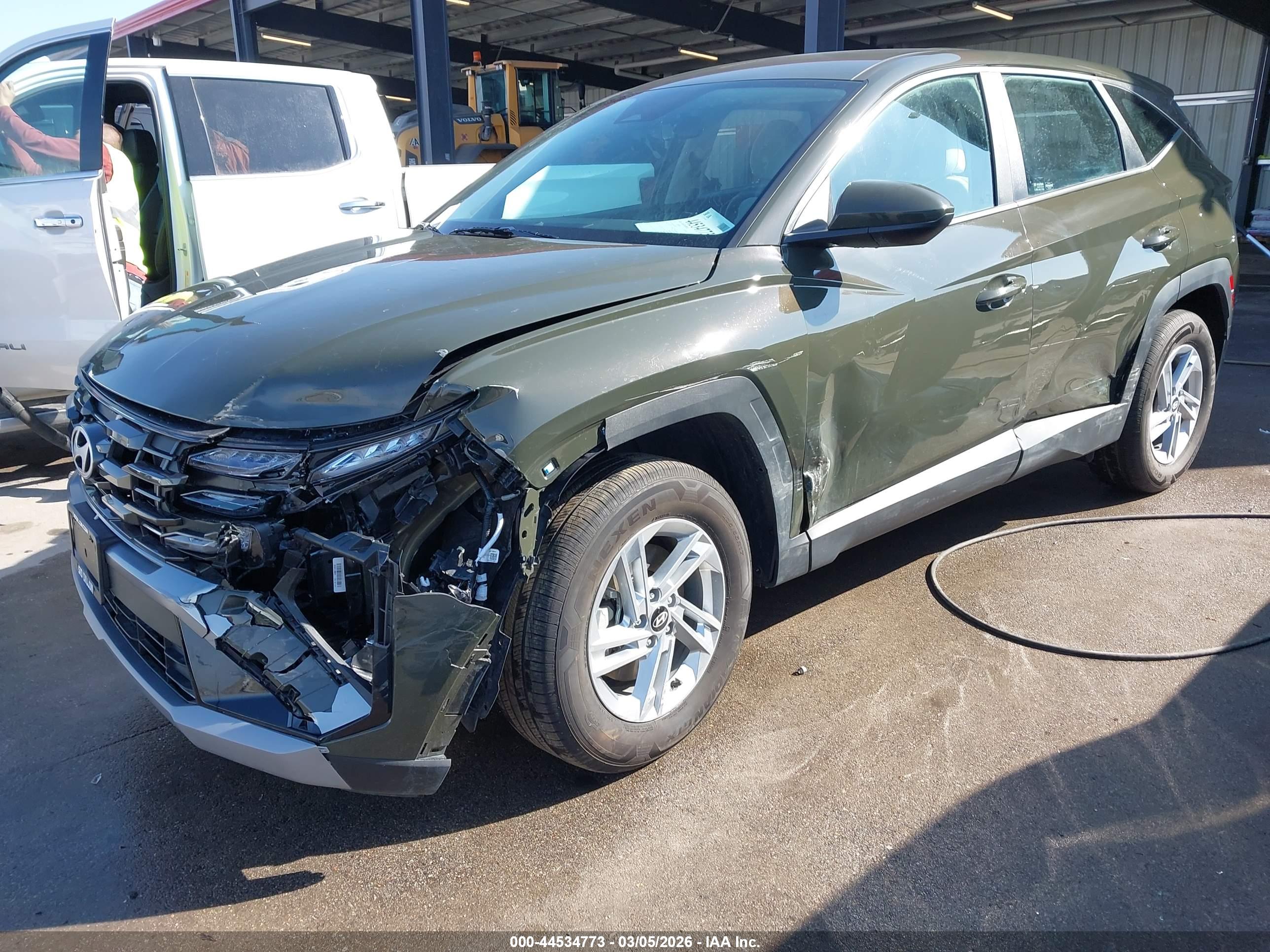 HYUNDAI TUCSON image 6