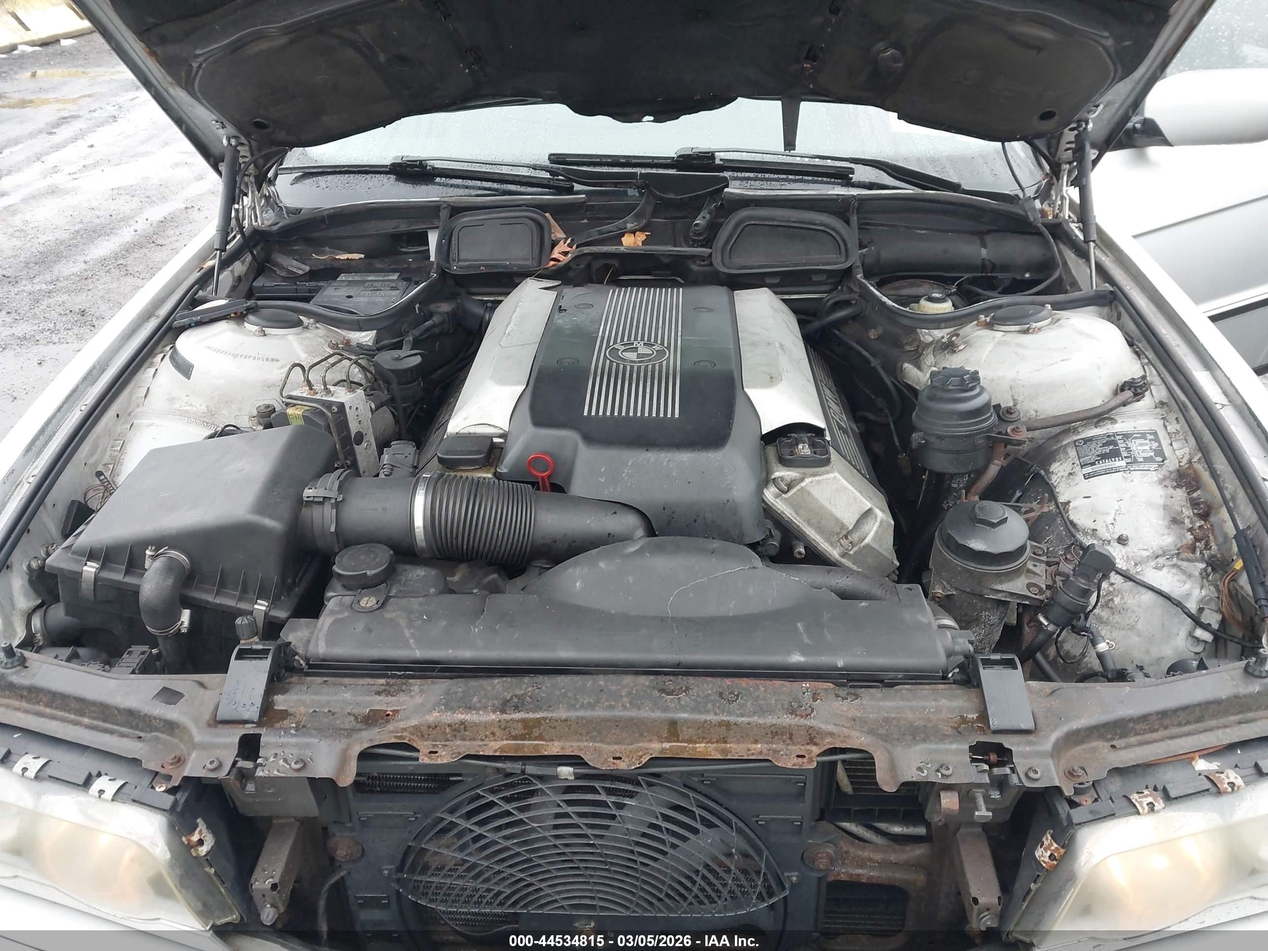 BMW 740IL image 10