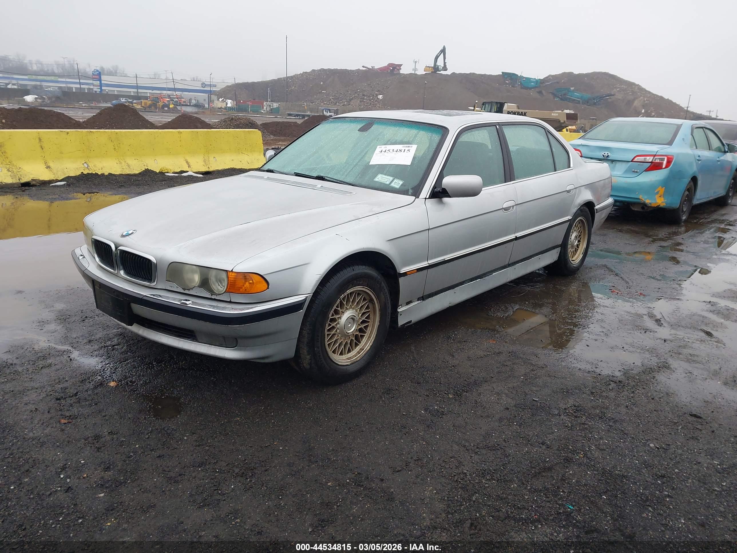 BMW 740IL image 2
