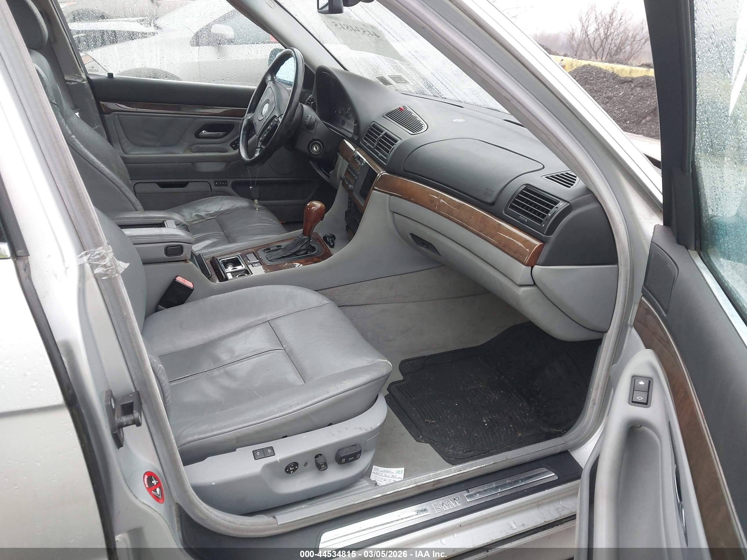 BMW 740IL image 5