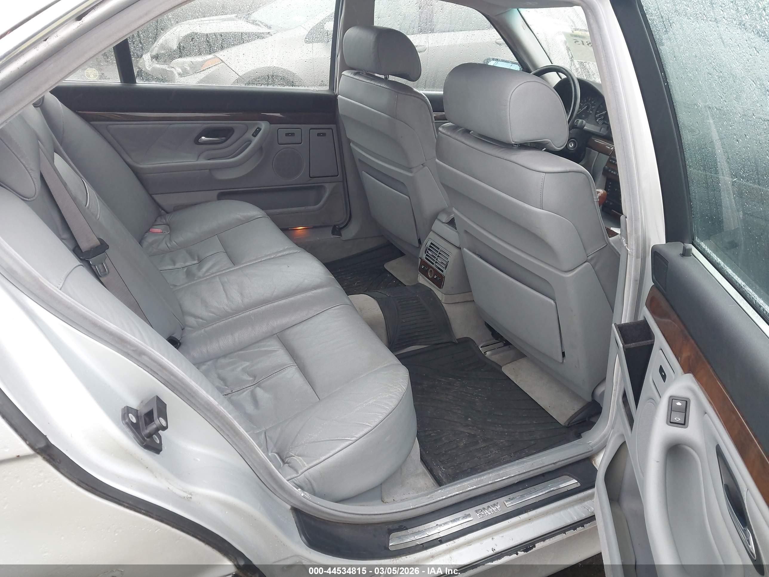 BMW 740IL image 8
