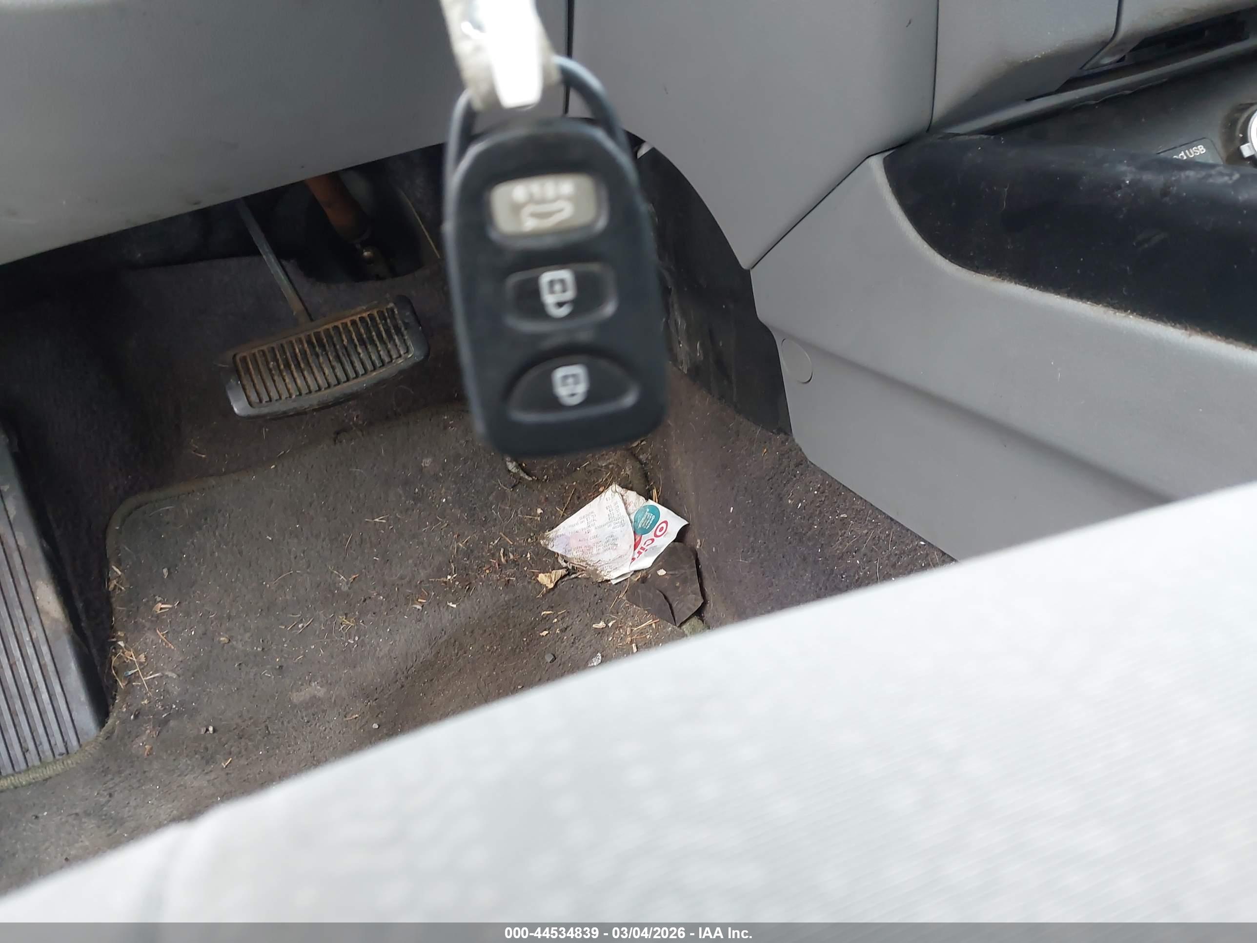 HYUNDAI ELANTRA image 11