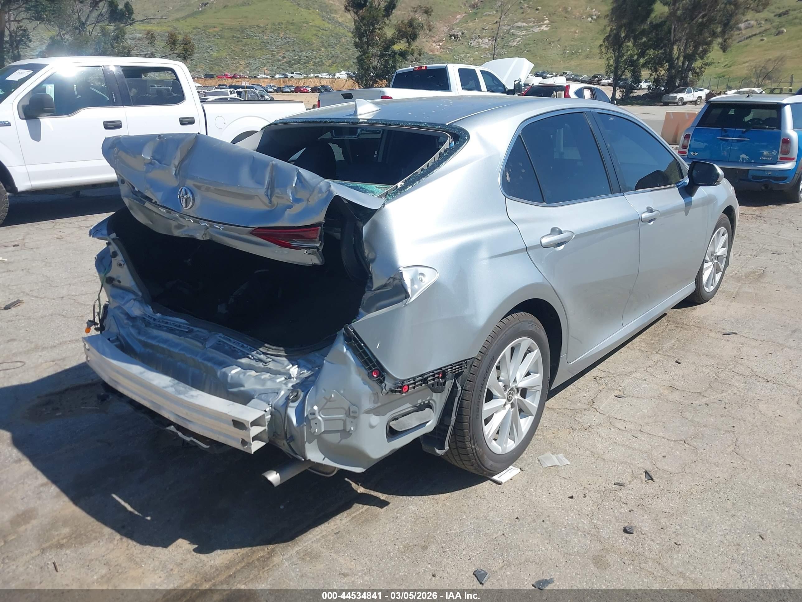 TOYOTA CAMRY image 4