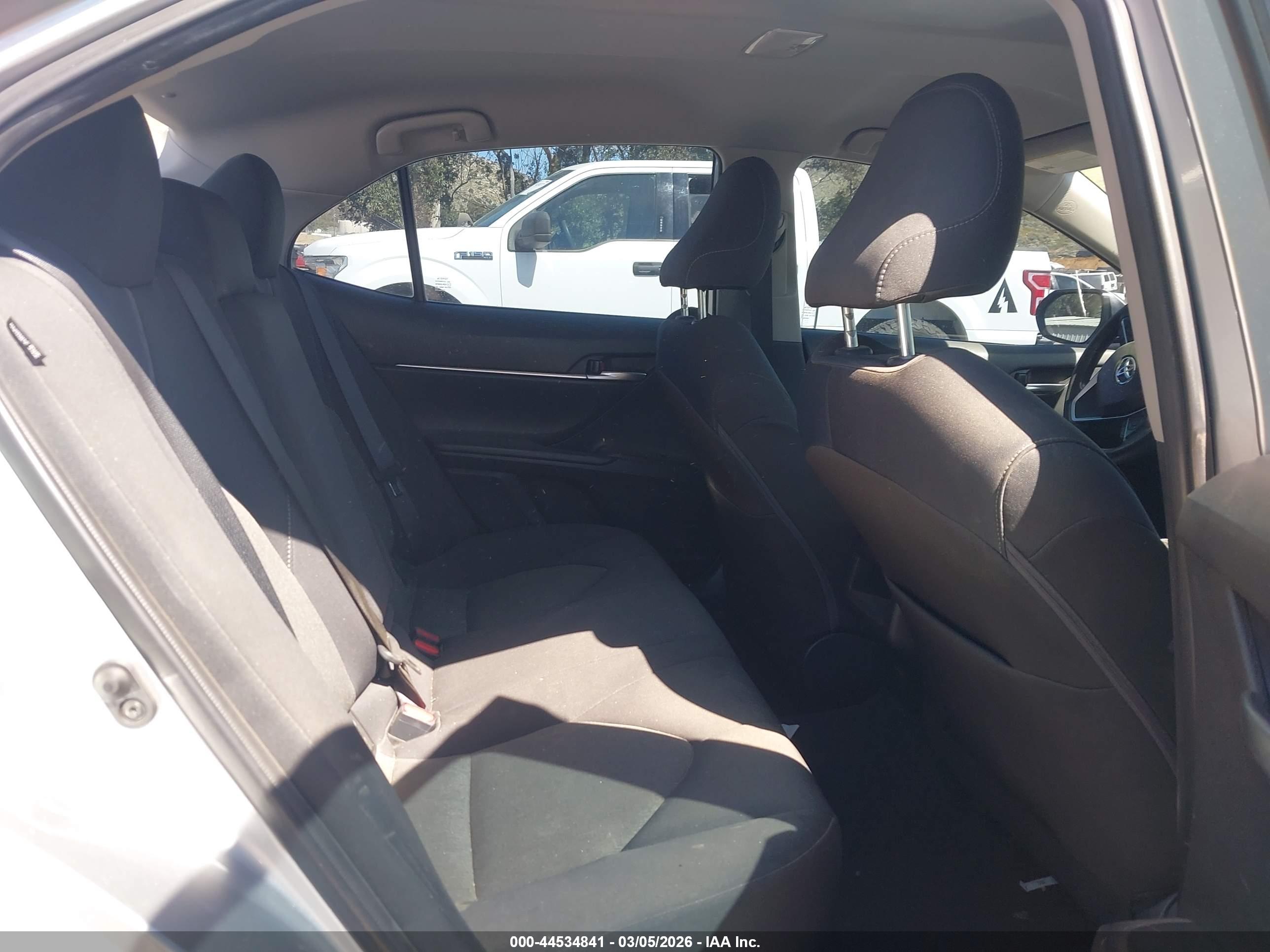 TOYOTA CAMRY image 8