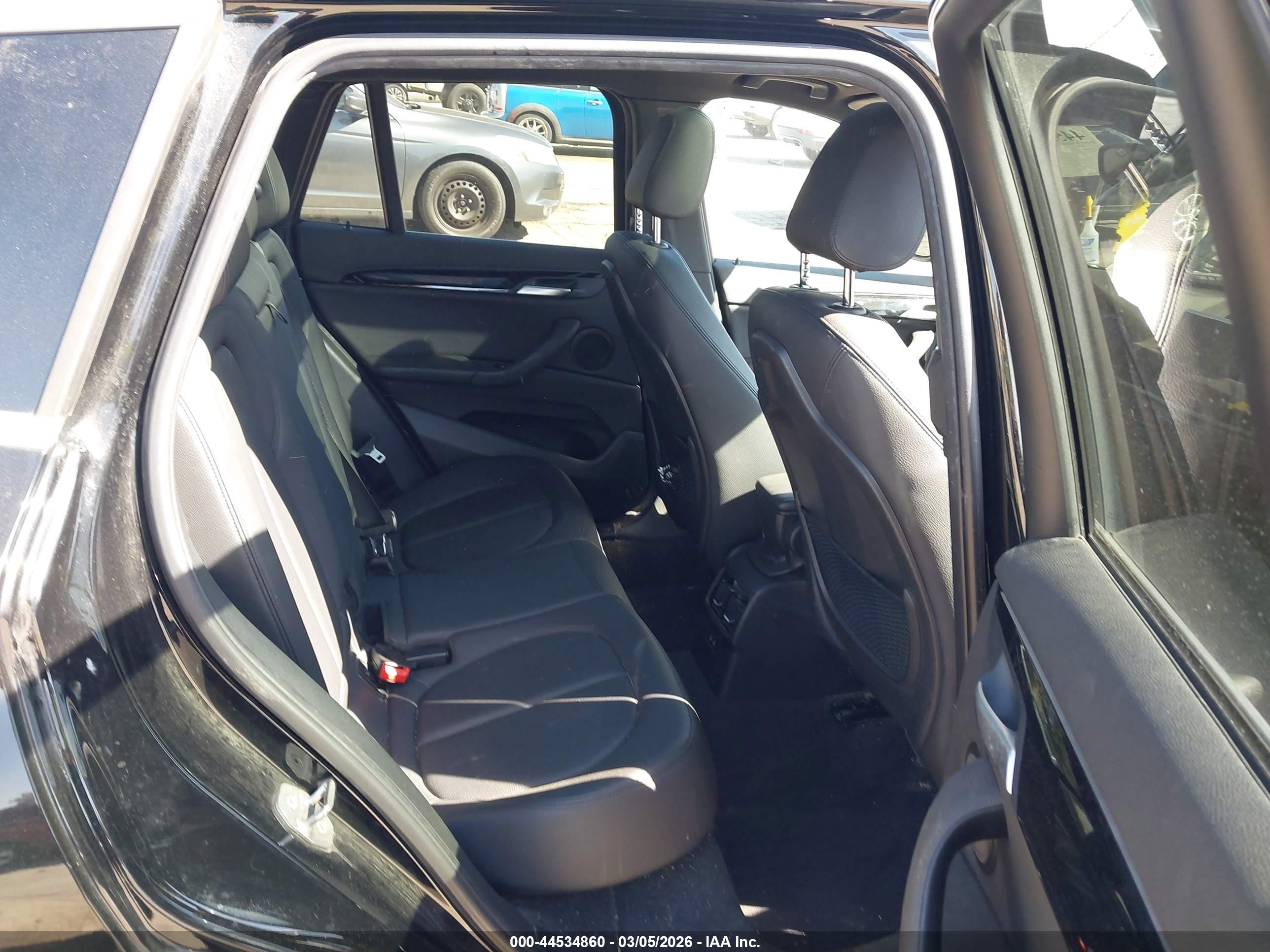 BMW X1 image 8