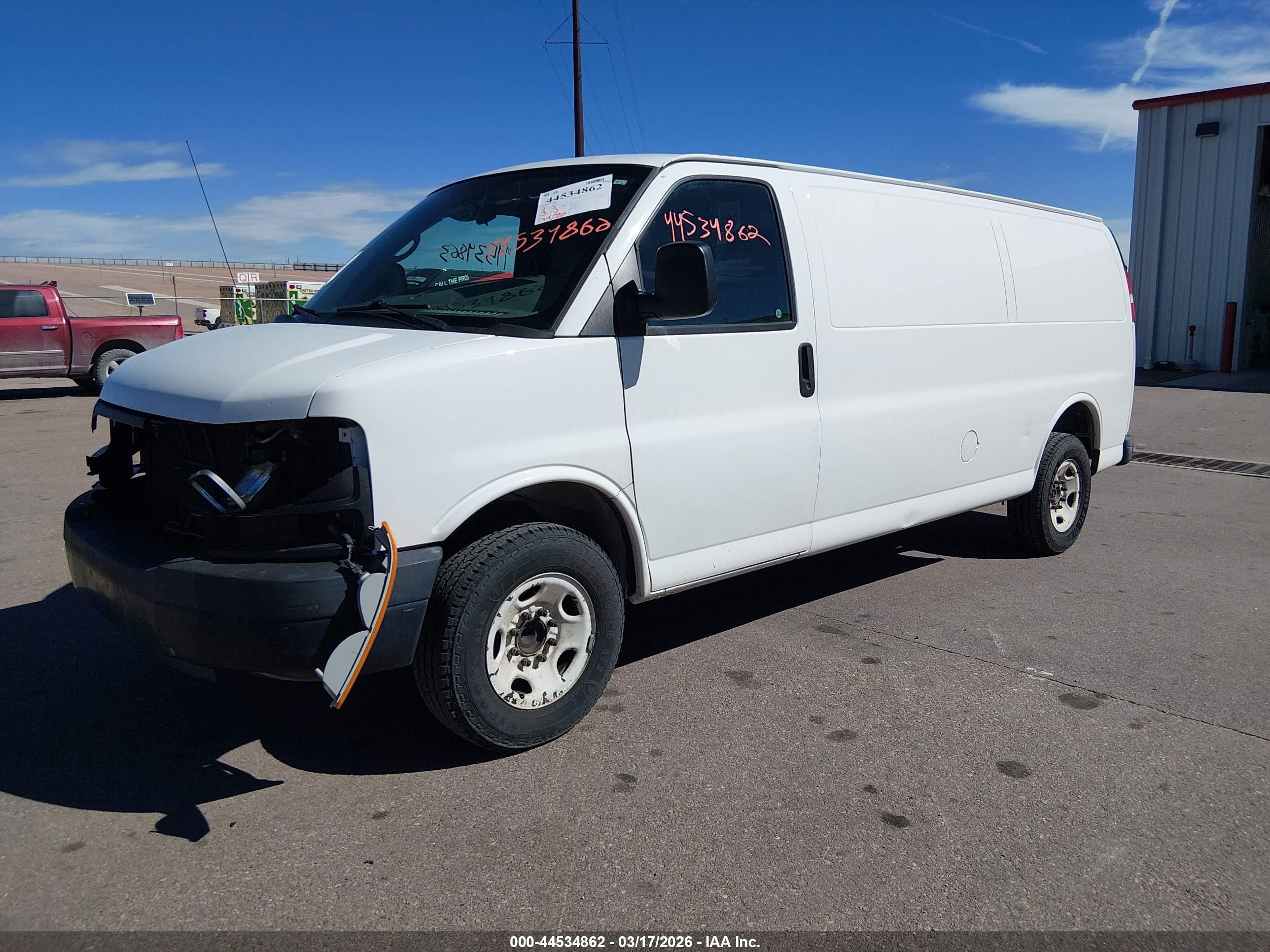 GMC SAVANA image 2