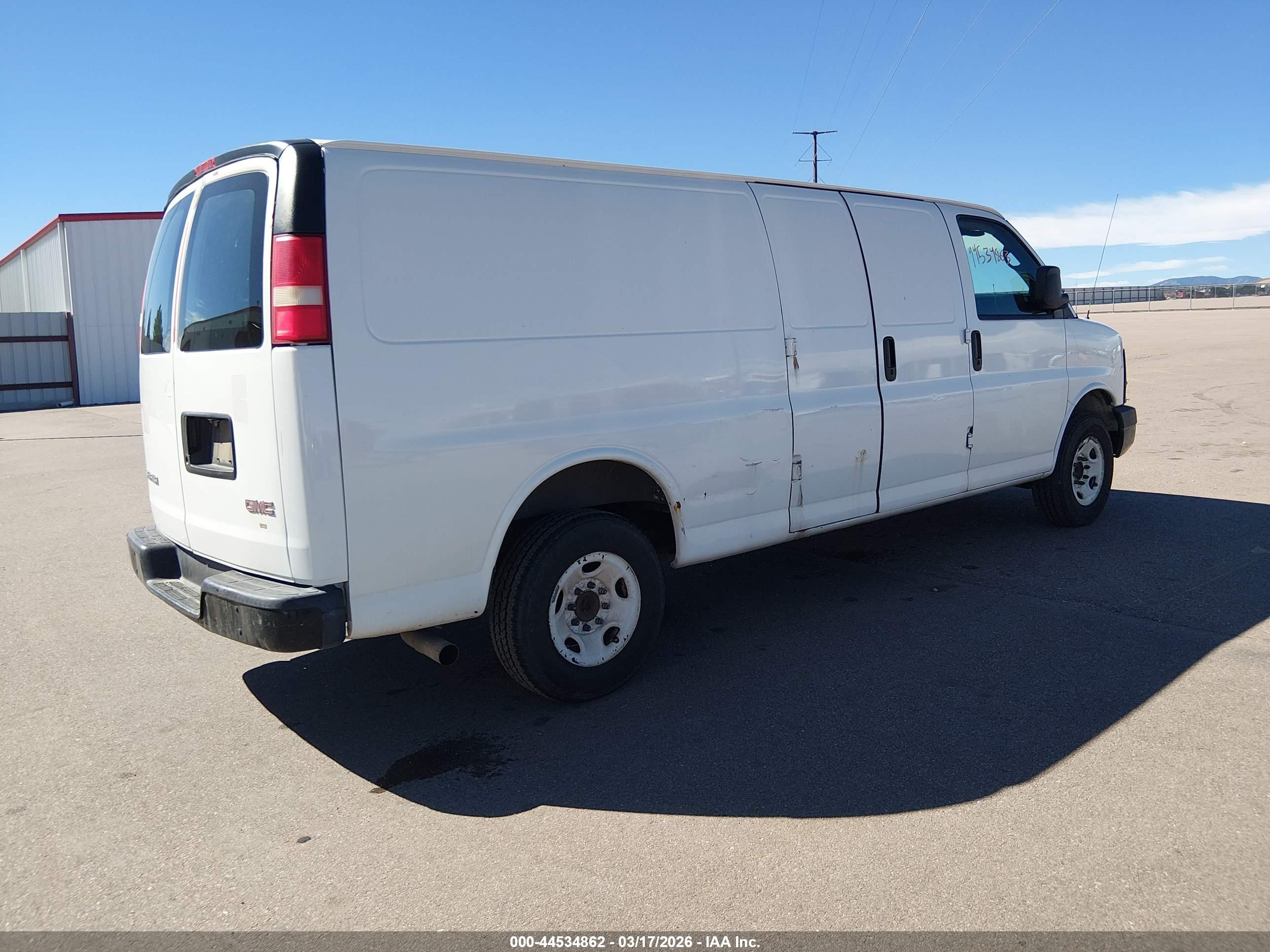 GMC SAVANA image 4