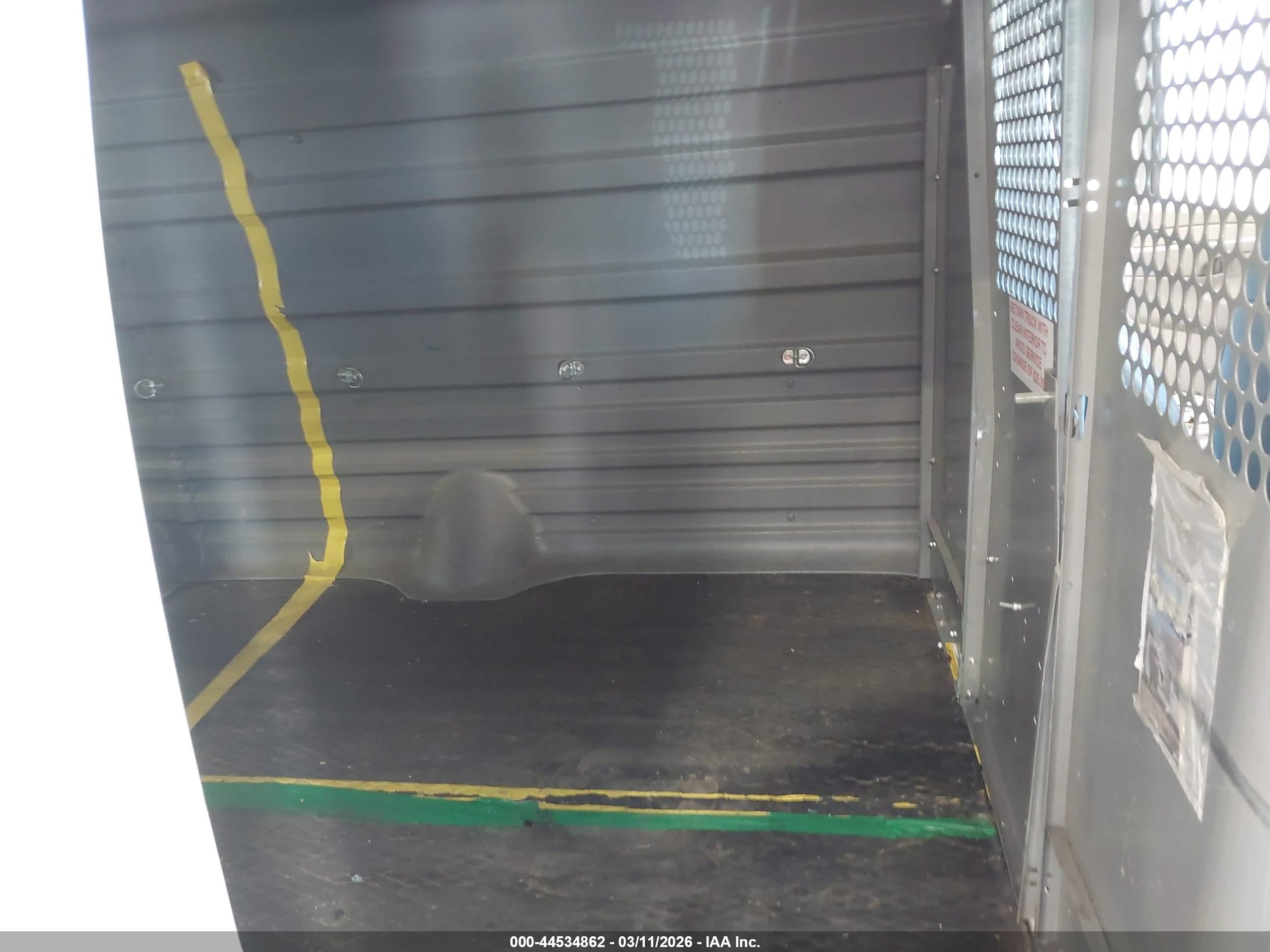 GMC SAVANA image 8