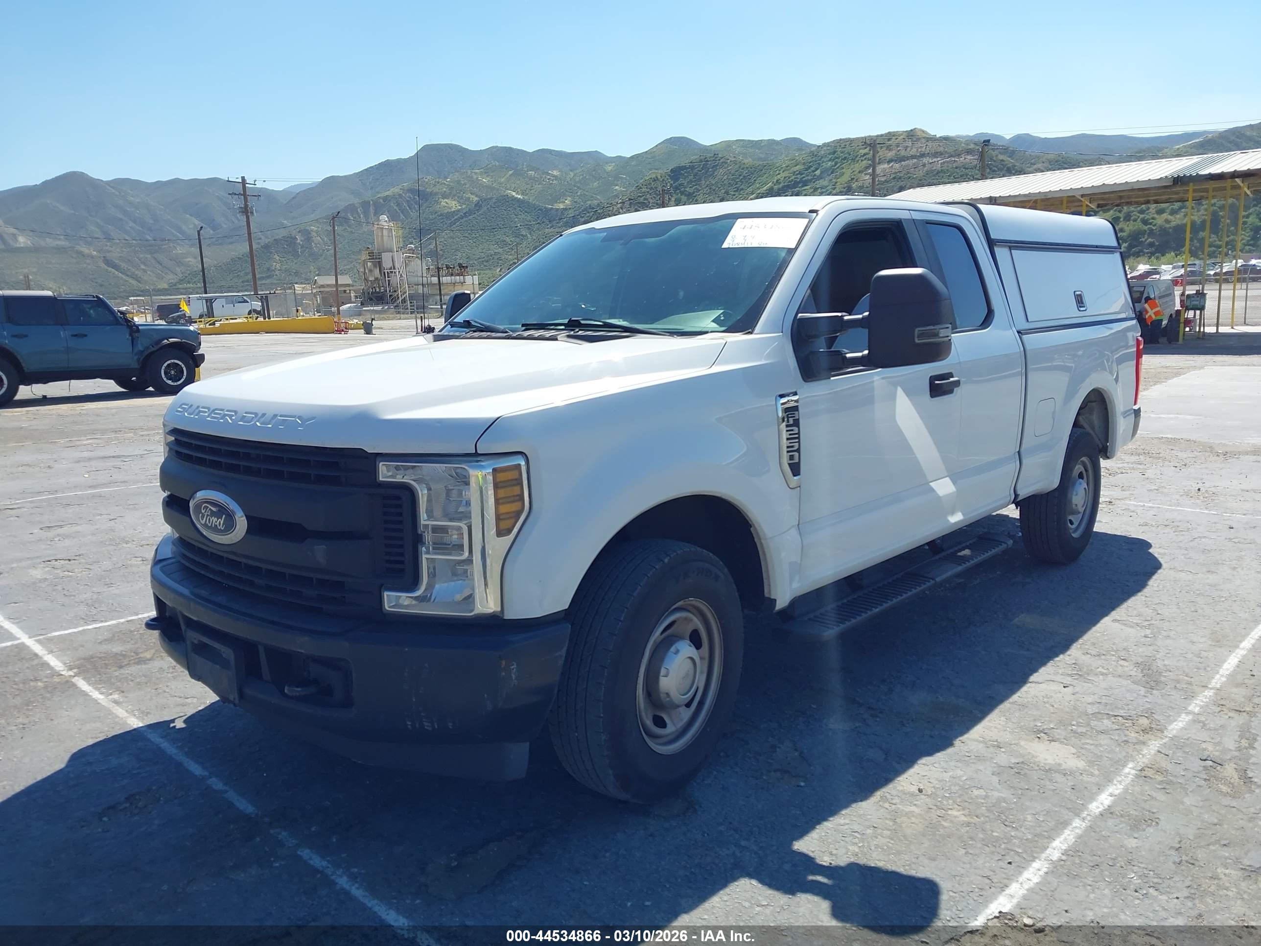 FORD F-250 image 2