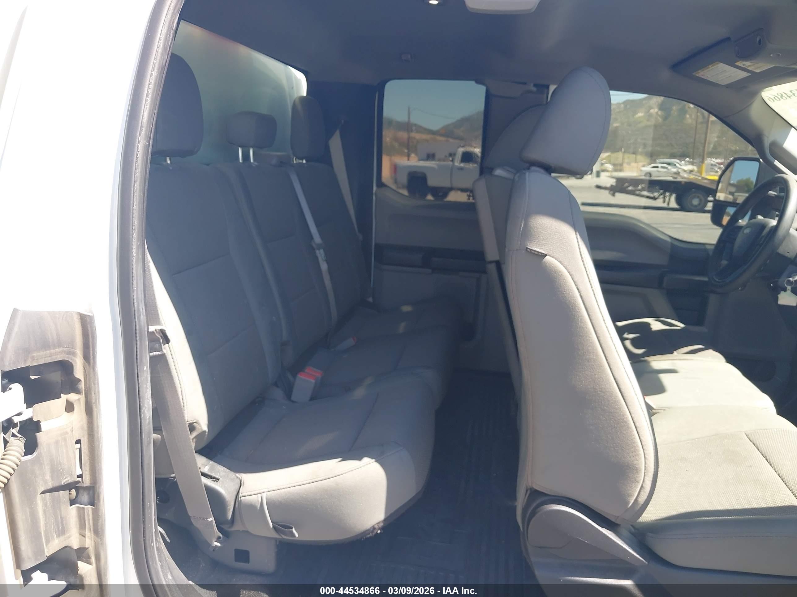 FORD F-250 image 8