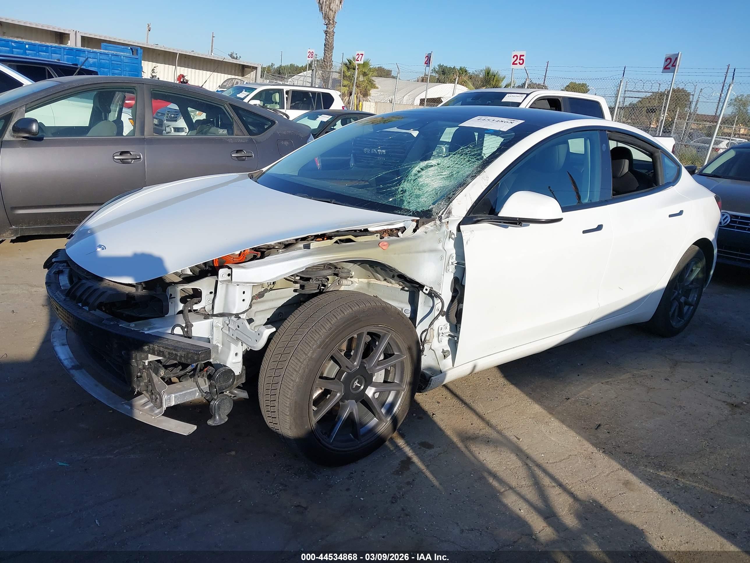 TESLA MODEL image 2