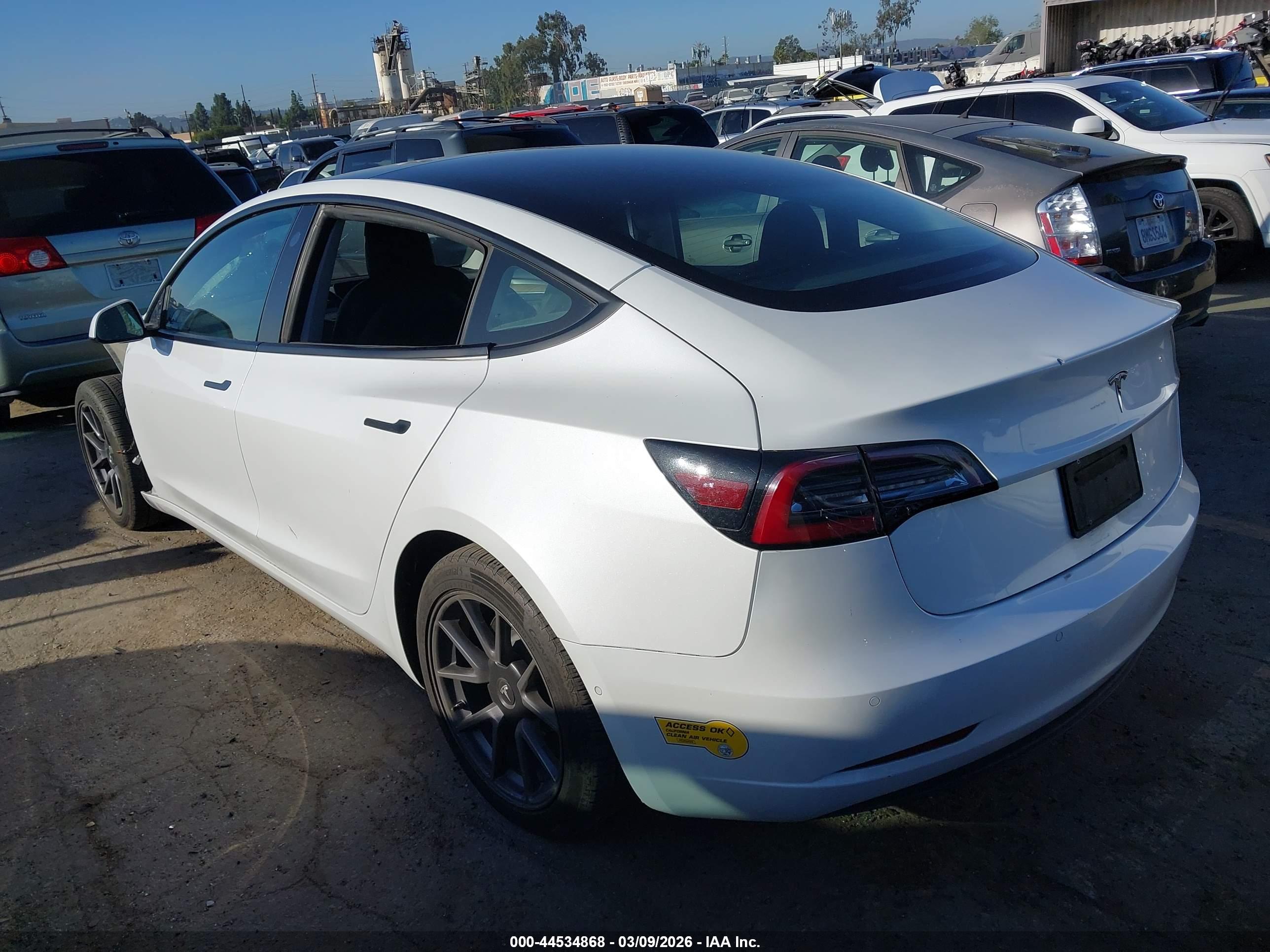 TESLA MODEL image 3