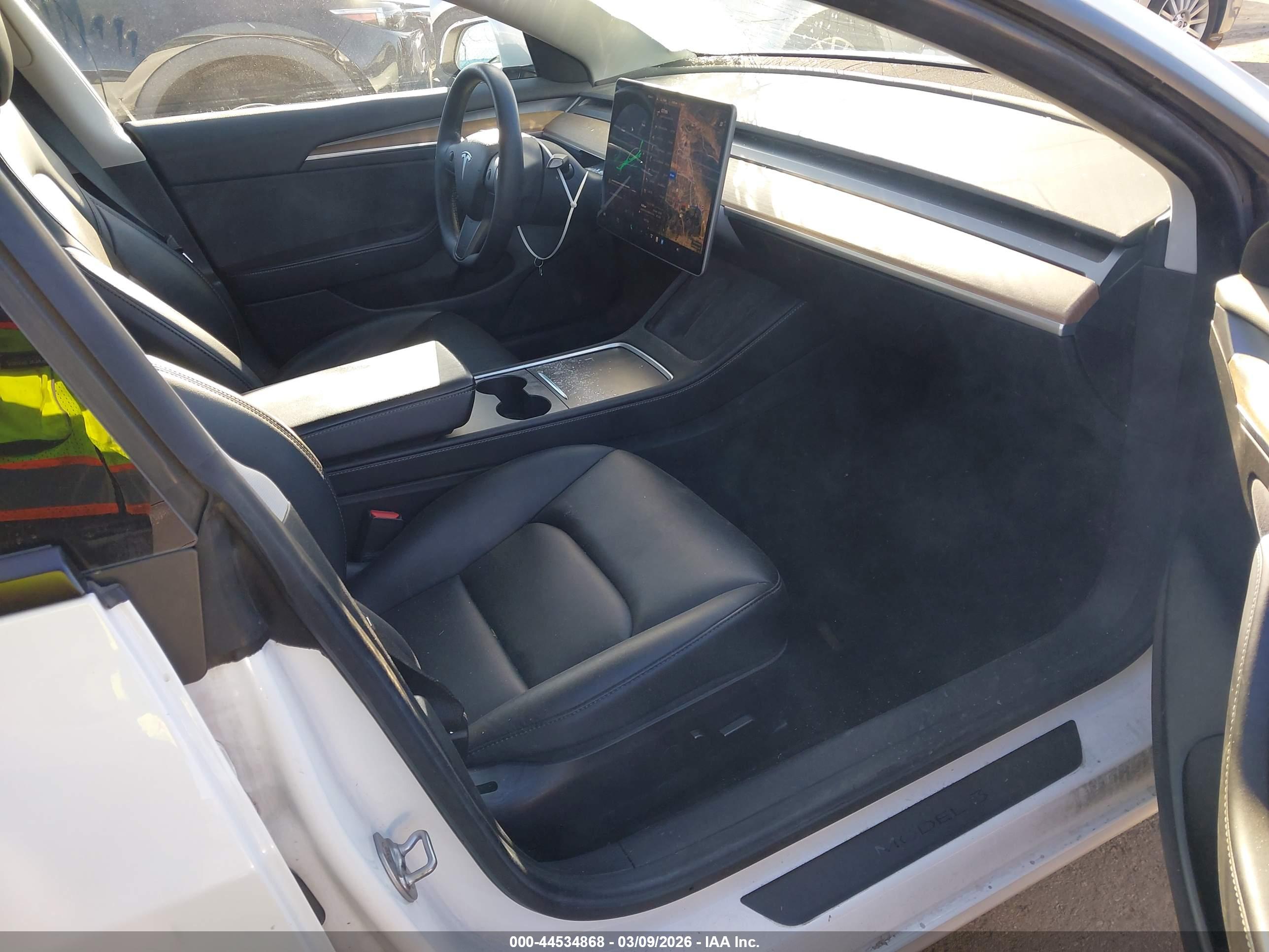 TESLA MODEL image 5