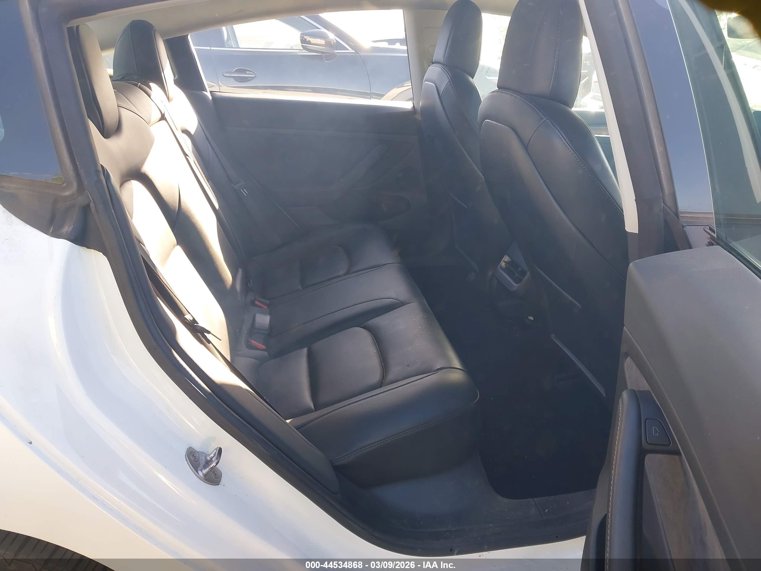 TESLA MODEL image 8