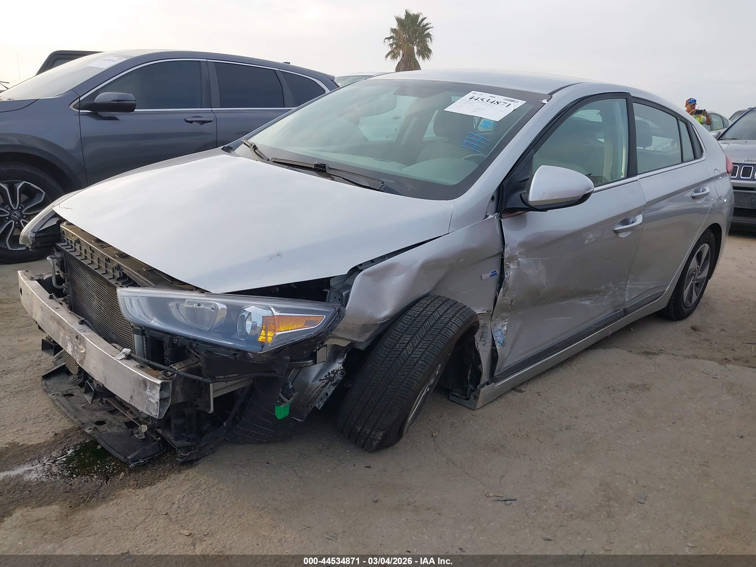 HYUNDAI IONIQ image 2