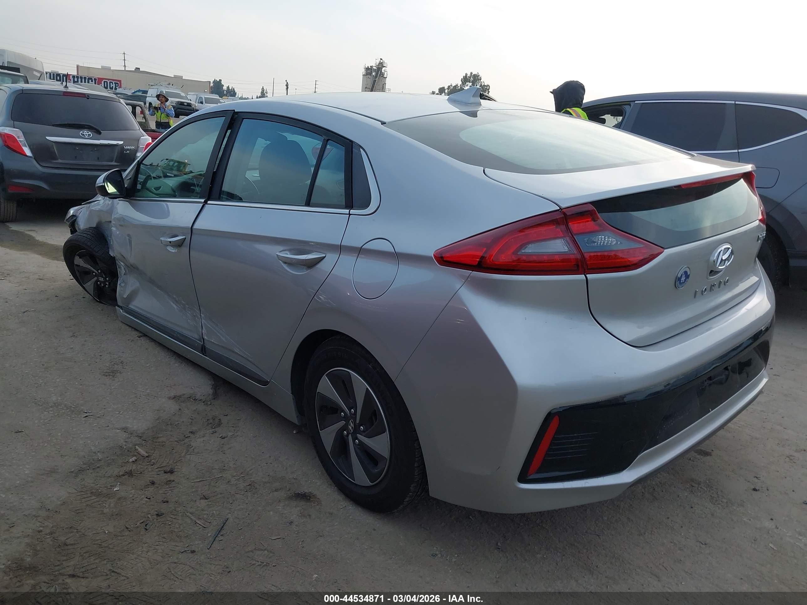 HYUNDAI IONIQ image 3