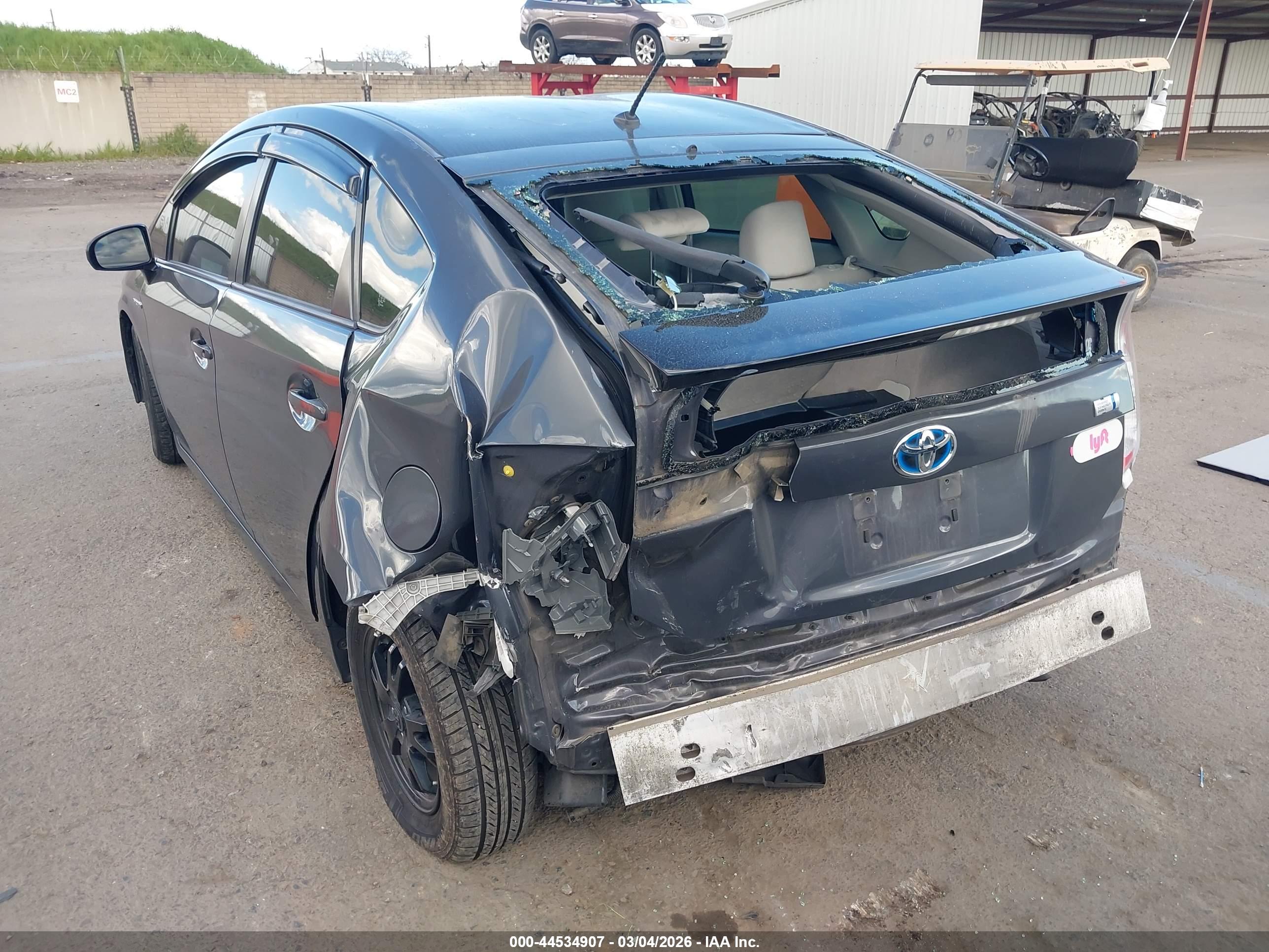 TOYOTA PRIUS image 3