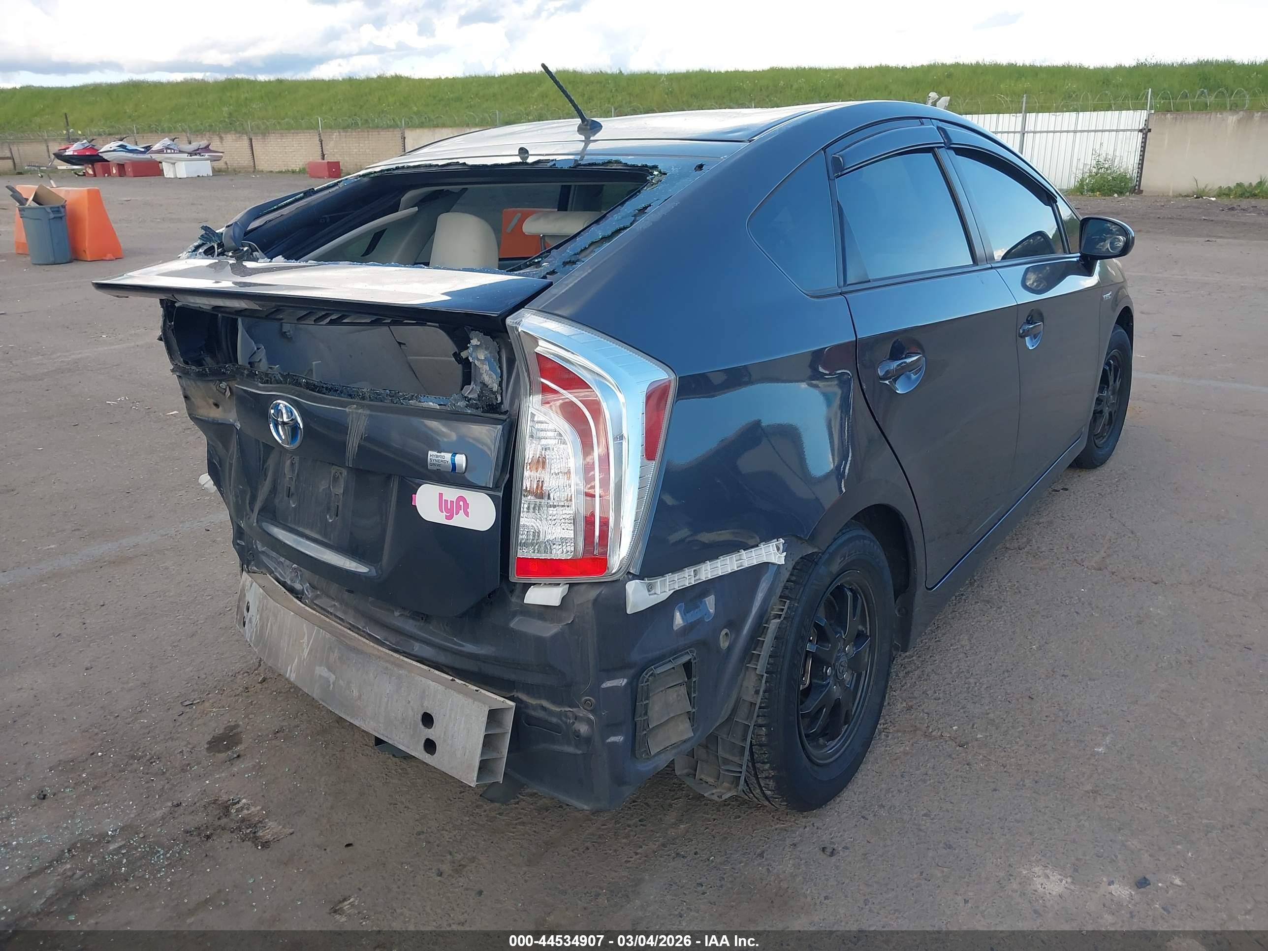 TOYOTA PRIUS image 4
