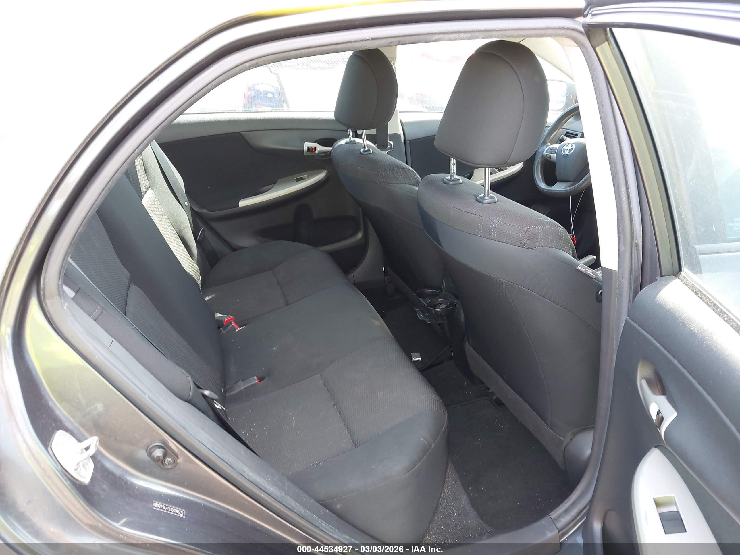 TOYOTA COROLLA image 8