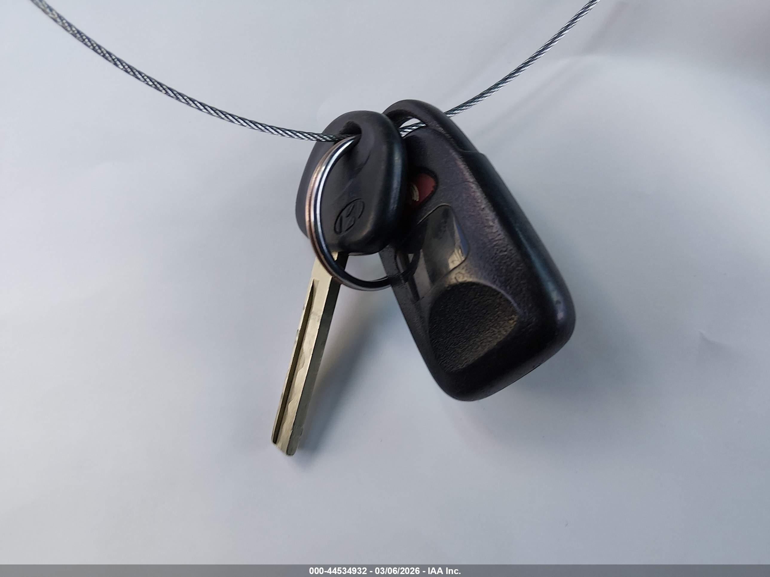 HYUNDAI ACCENT image 11