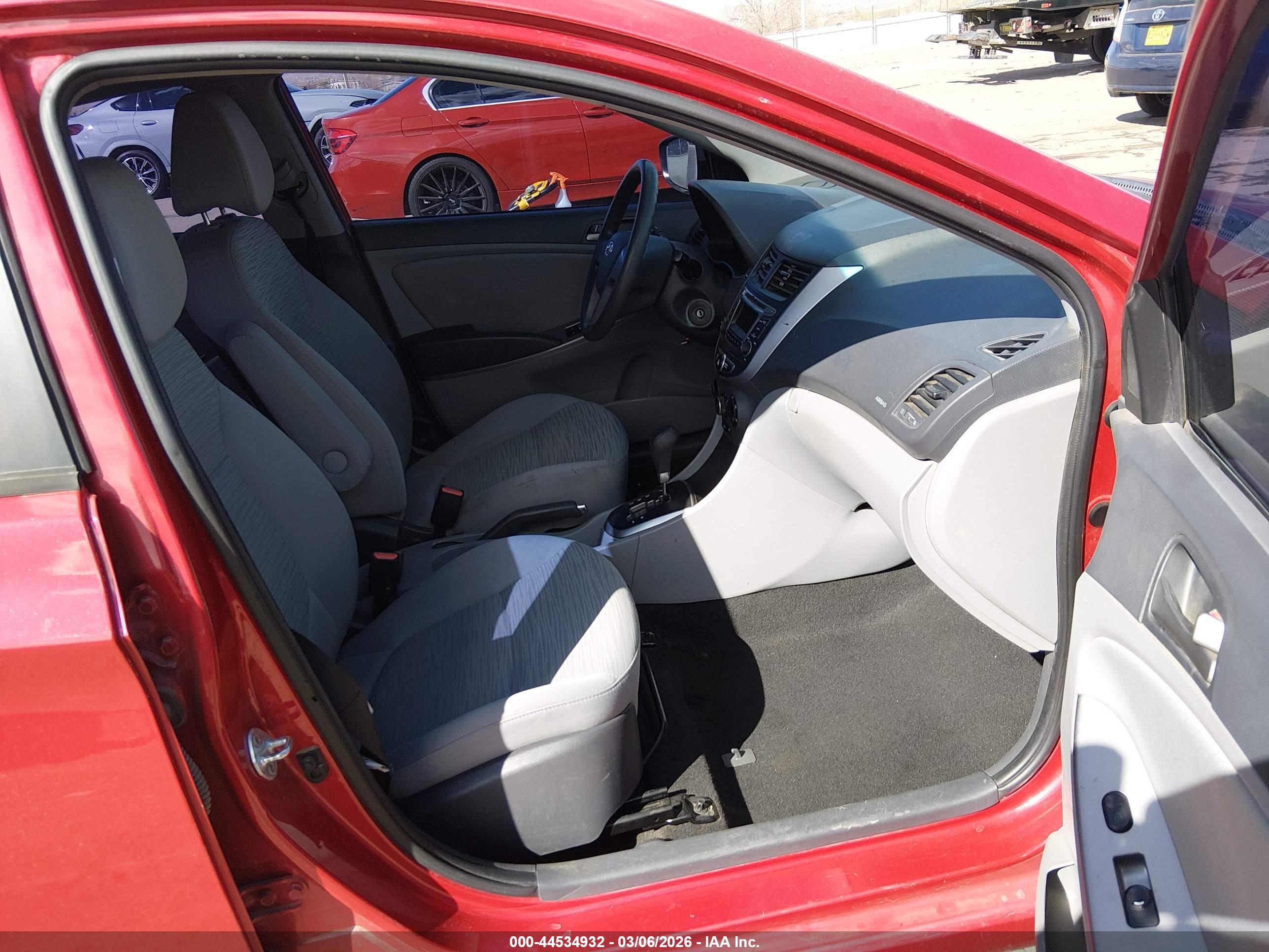 HYUNDAI ACCENT image 5