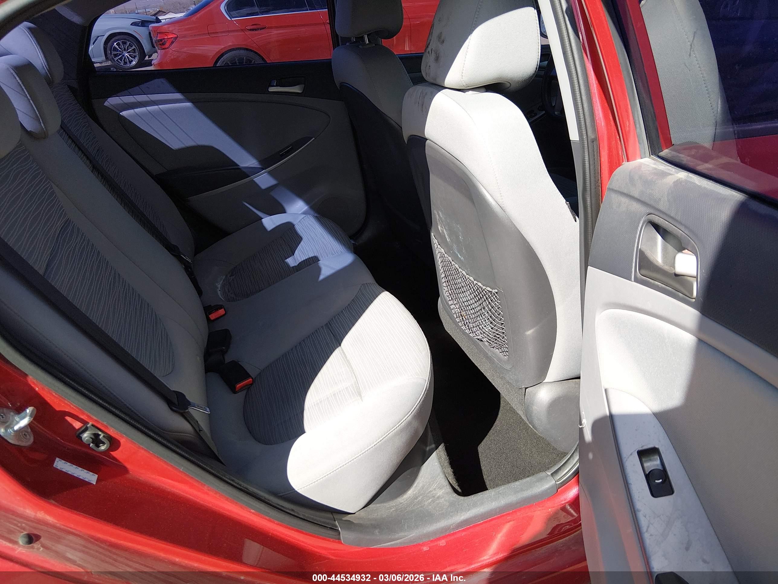 HYUNDAI ACCENT image 8