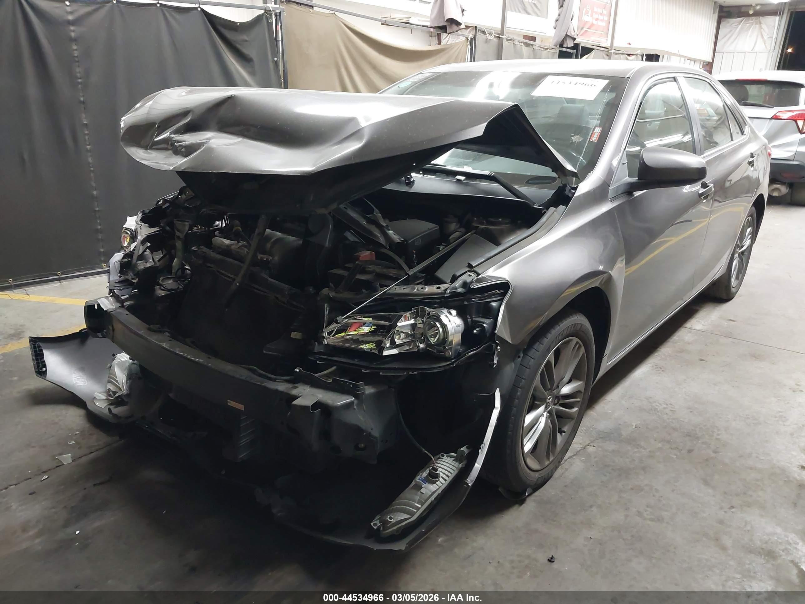 TOYOTA CAMRY image 2