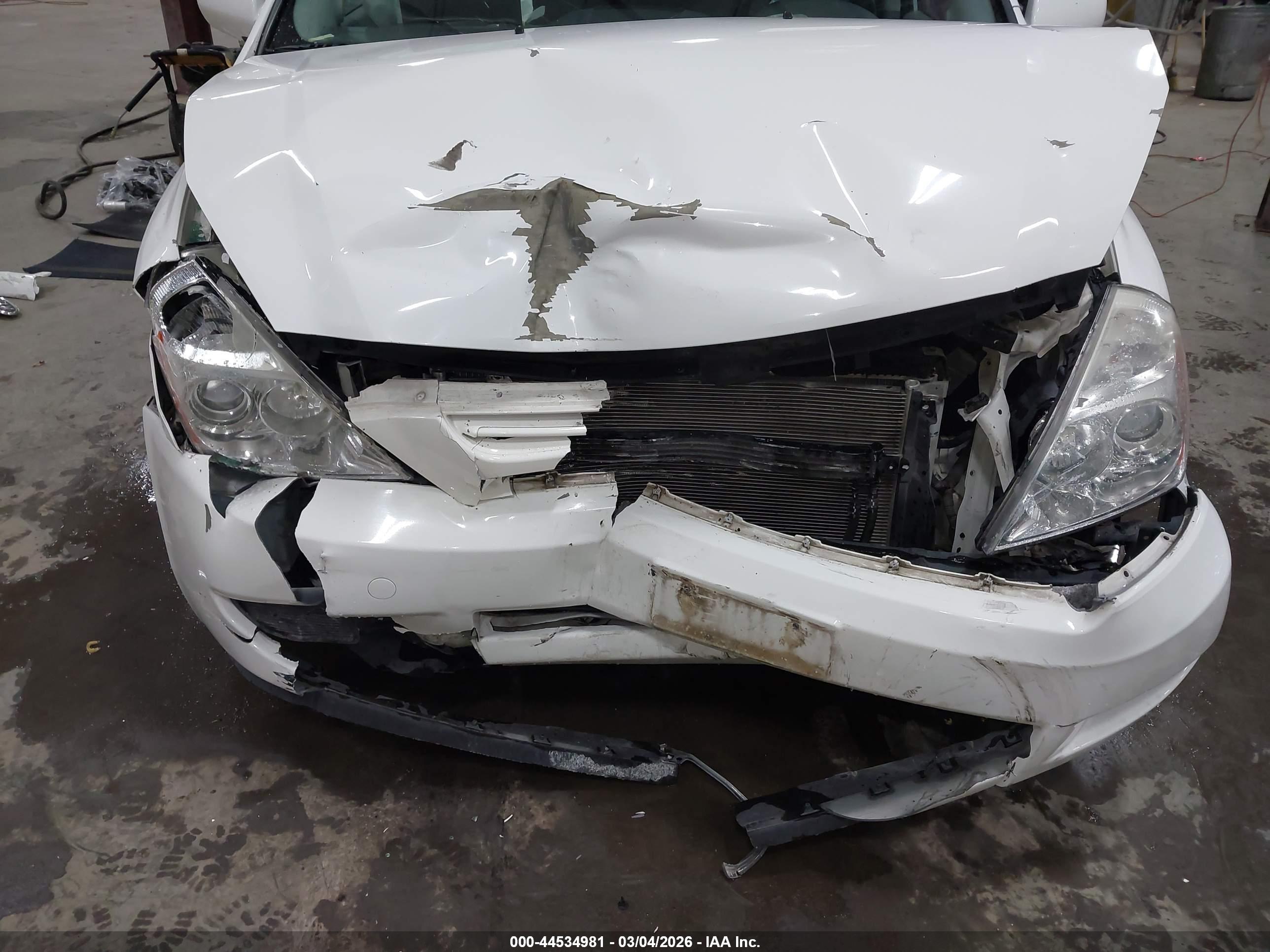 KIA SEDONA image 6
