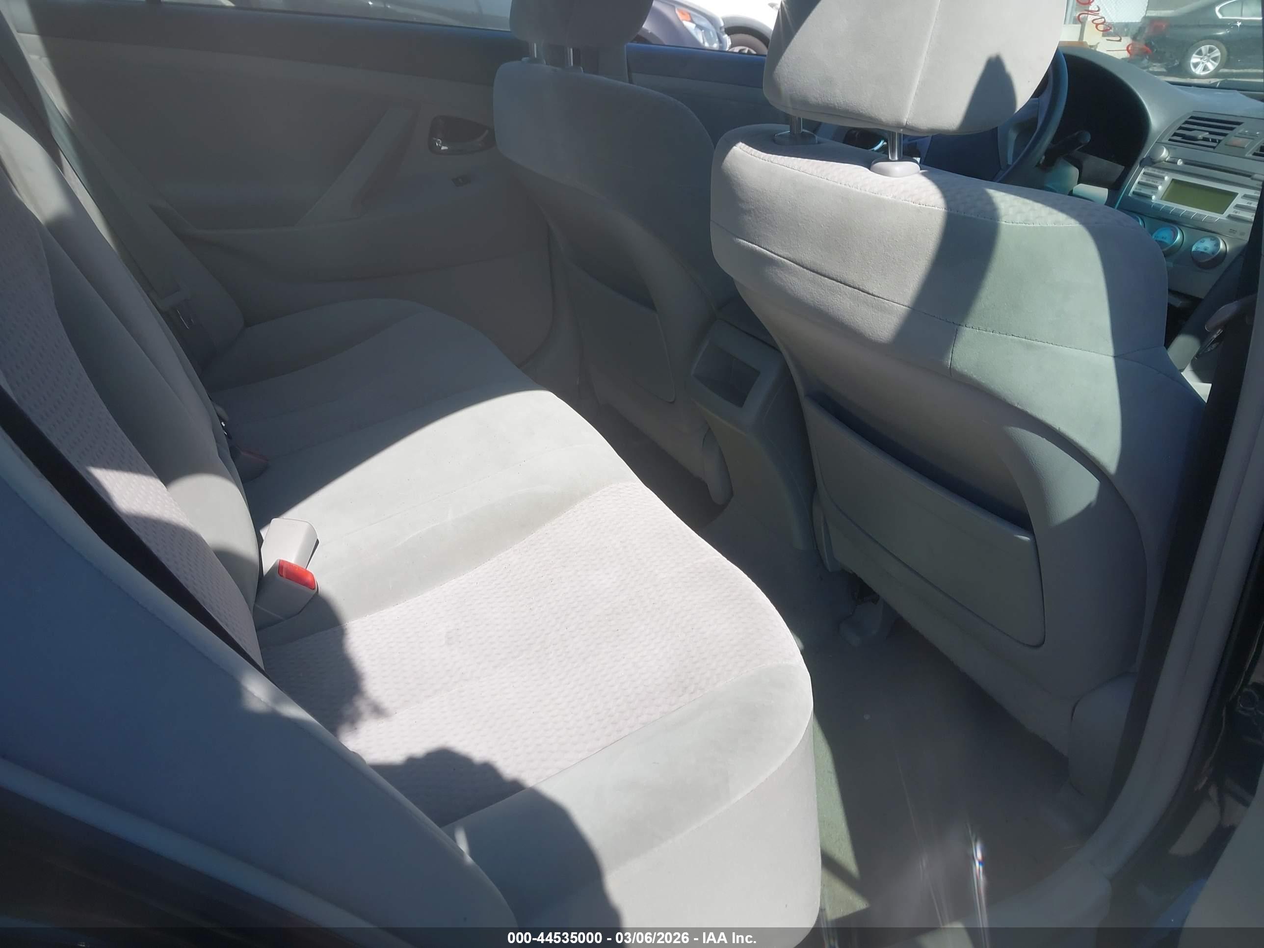 TOYOTA CAMRY image 8