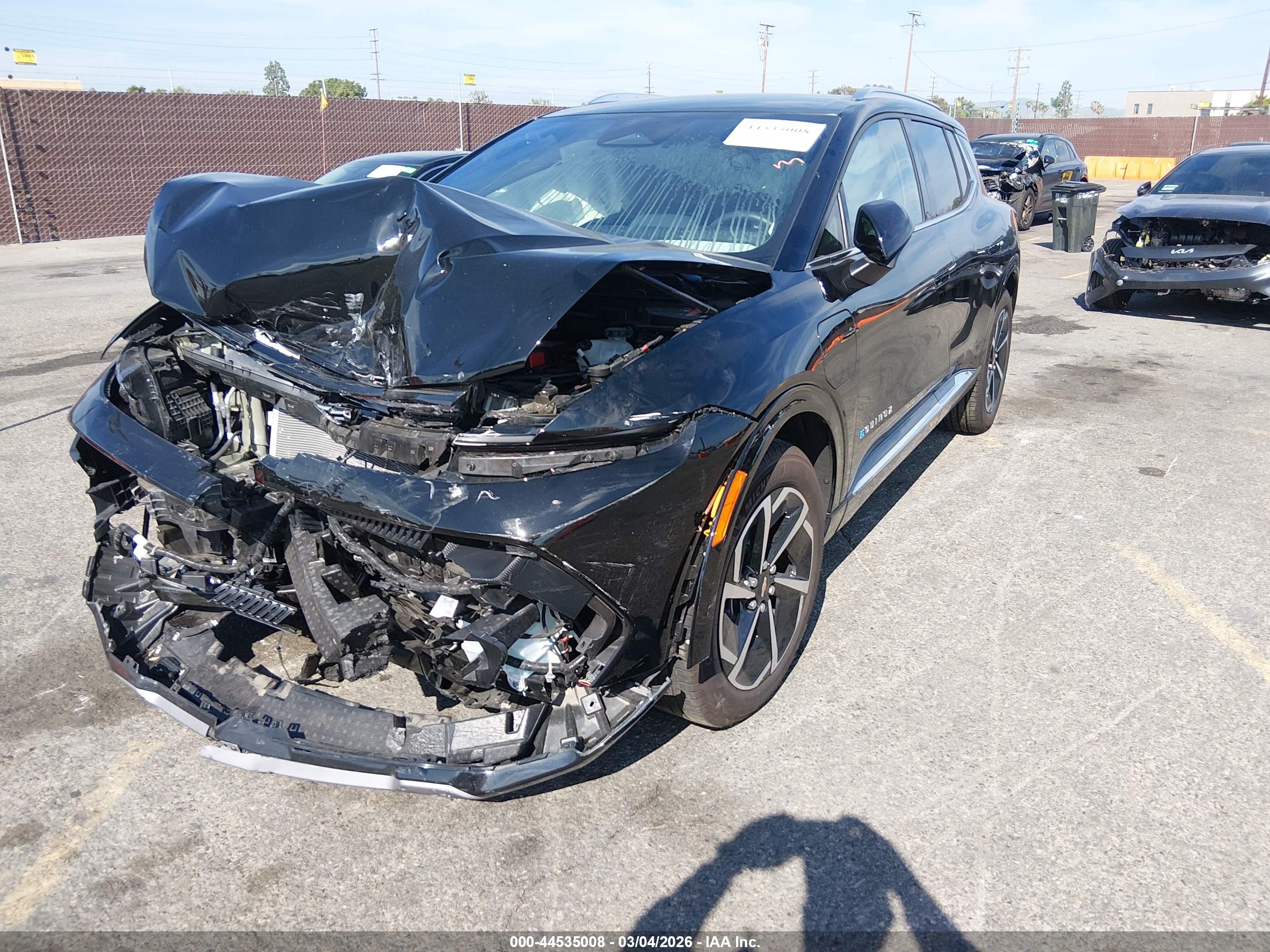 CHEVROLET EQUINOX image 2