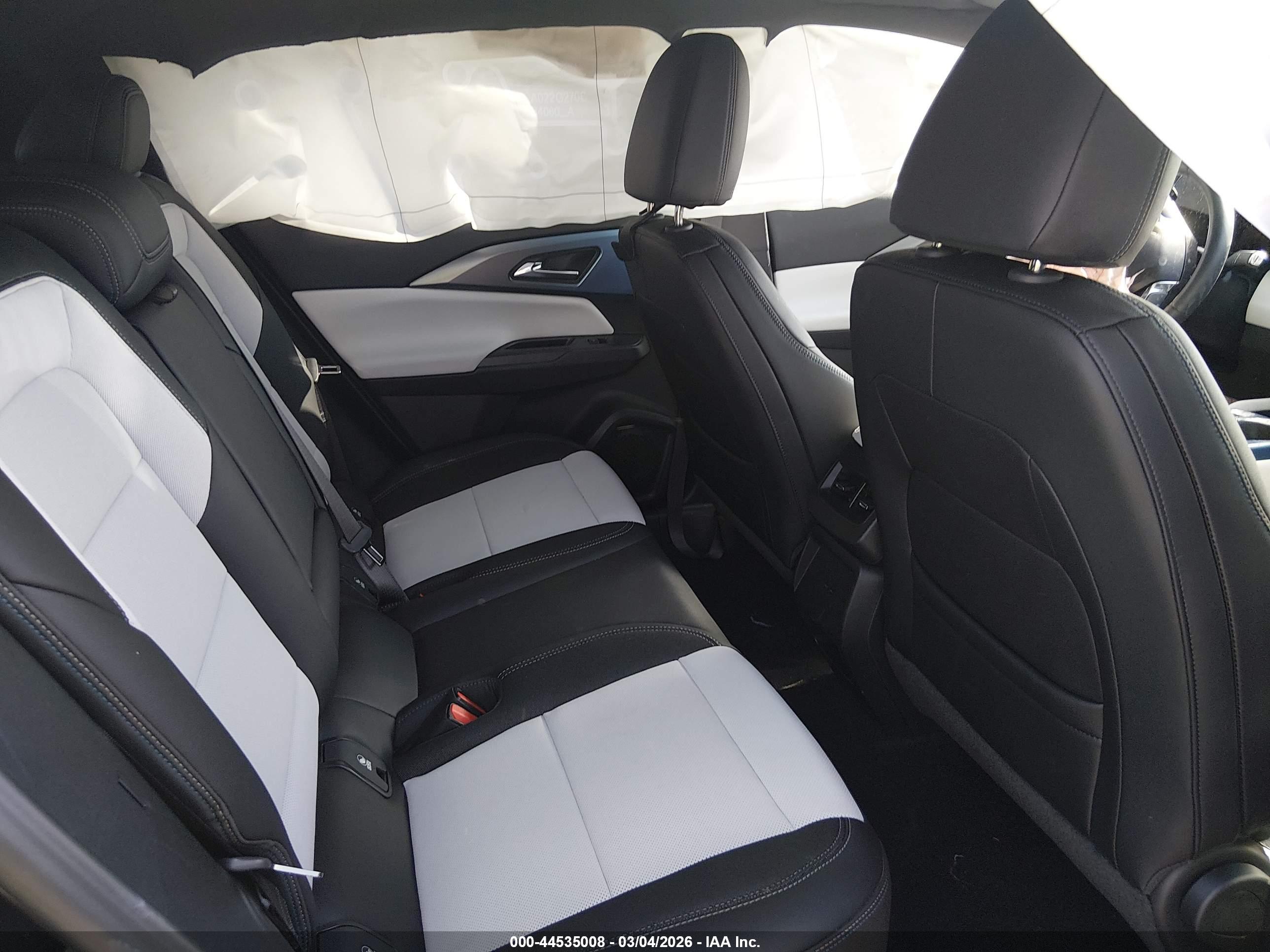 CHEVROLET EQUINOX image 8