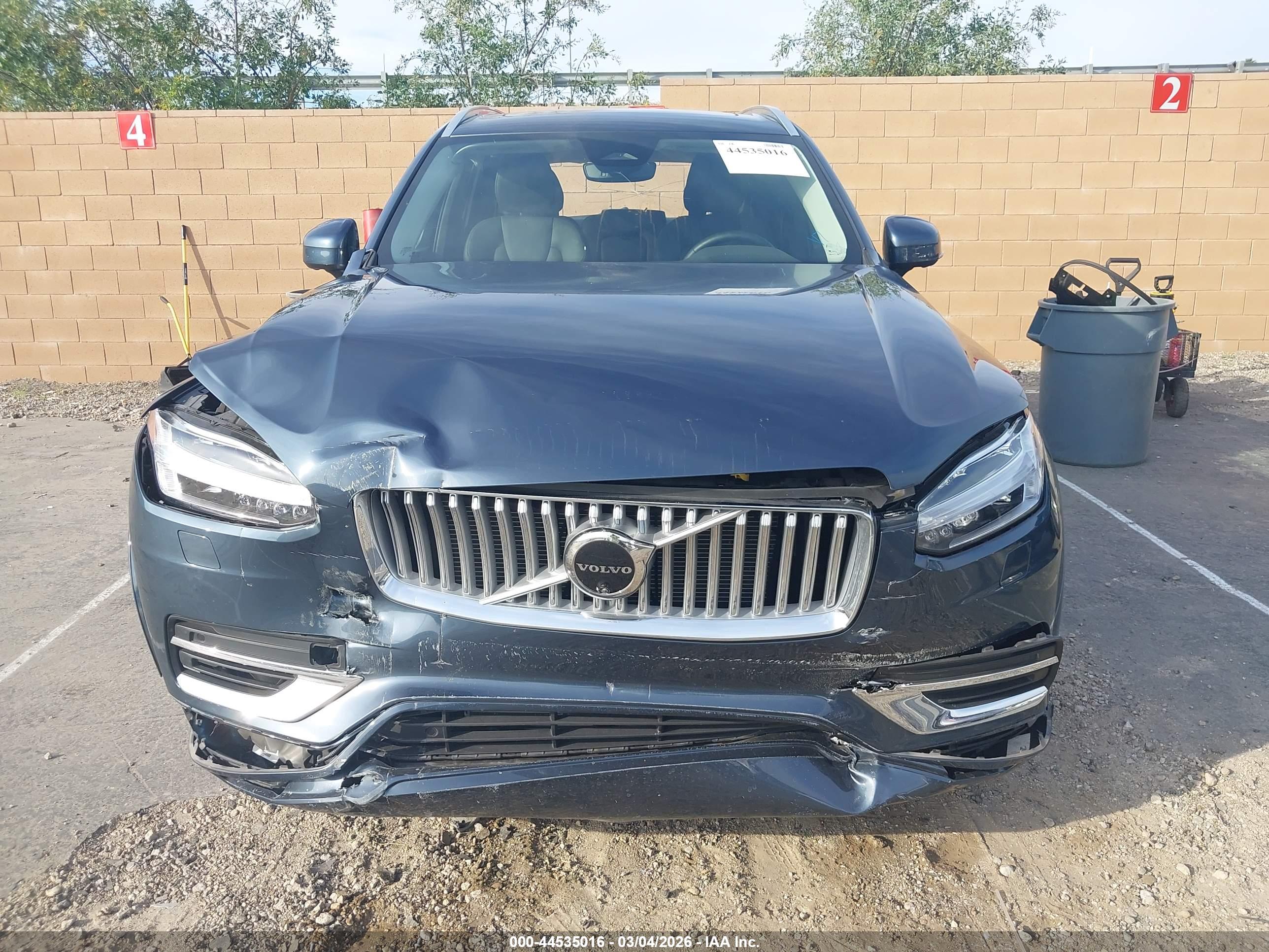 VOLVO XC90 image 6