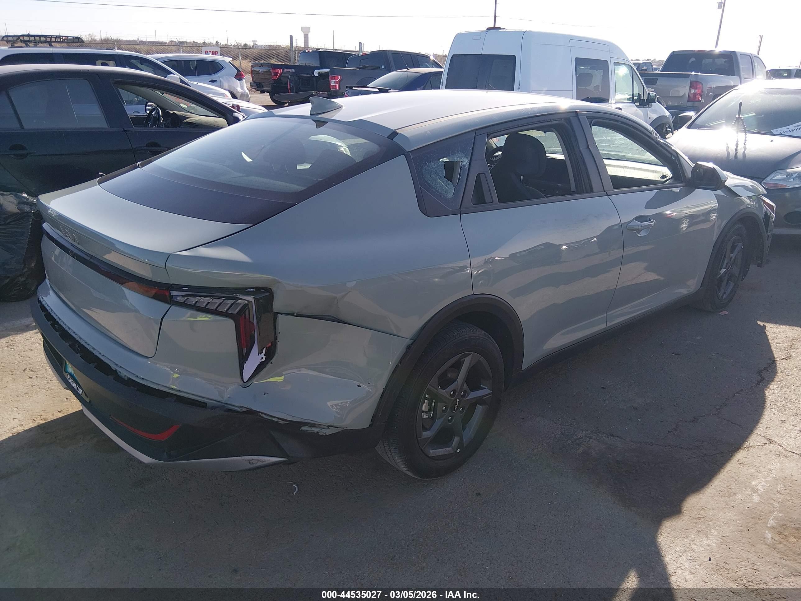 KIA K4 image 4