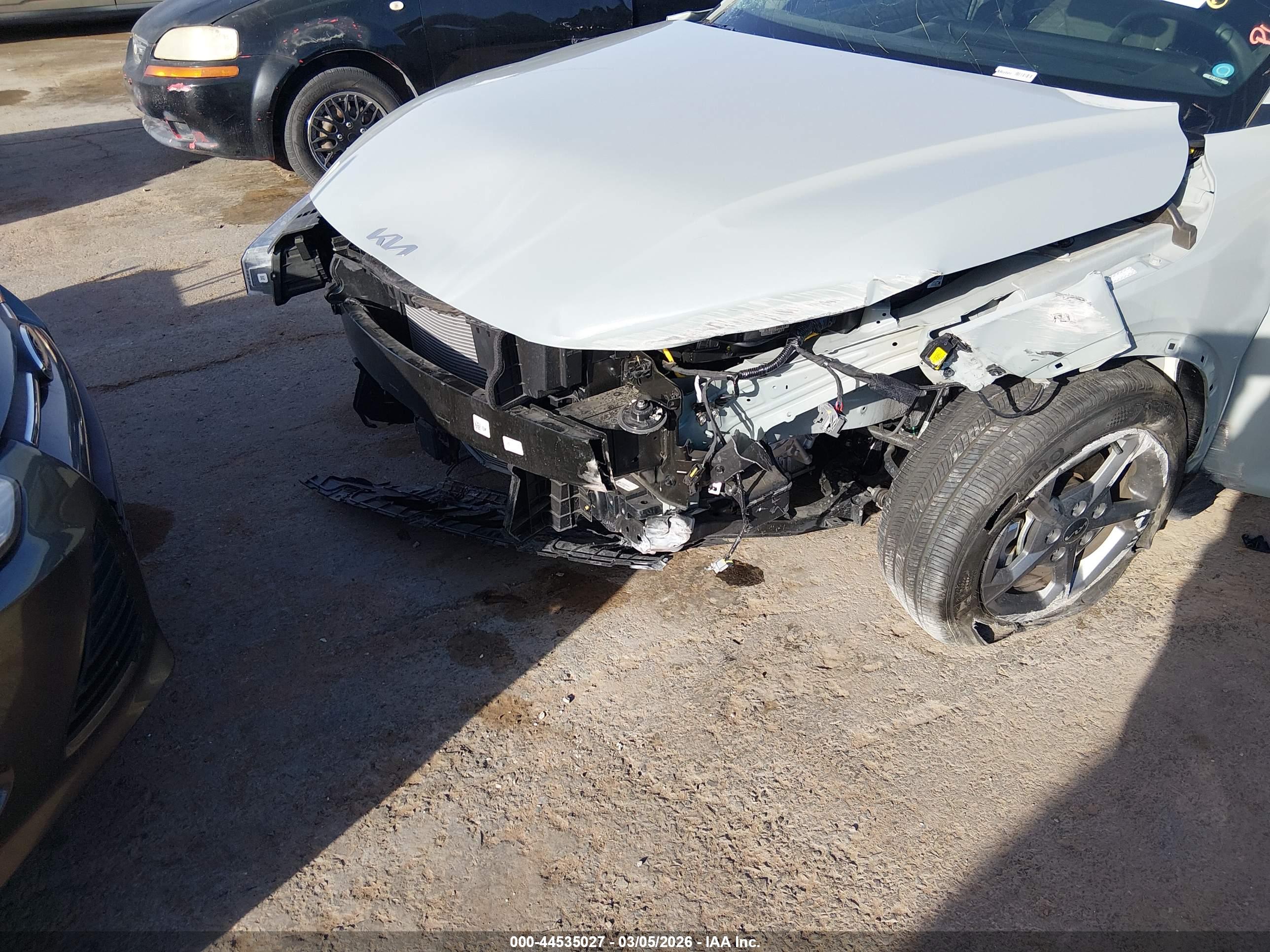 KIA K4 image 6