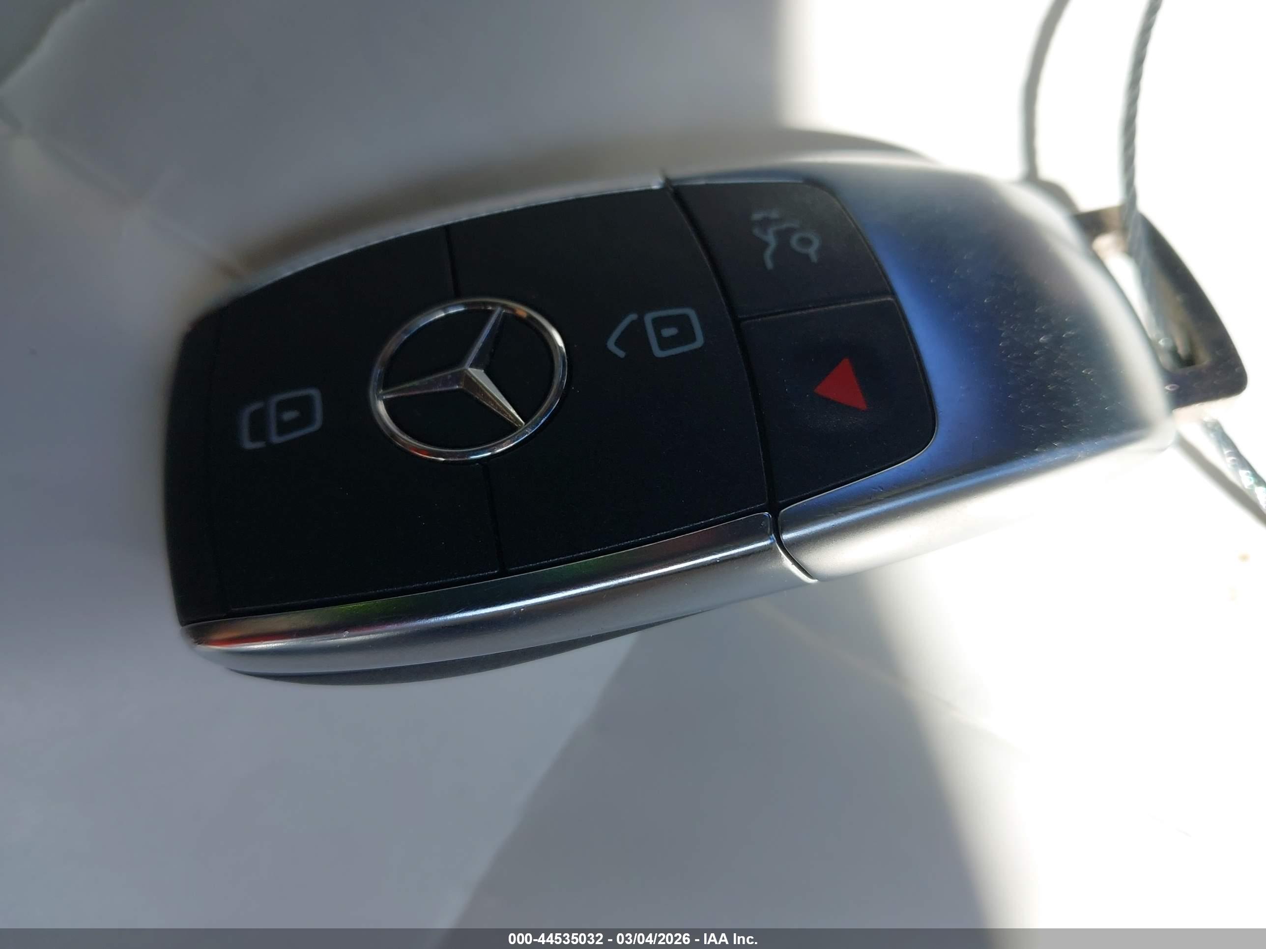 MERCEDES-BENZ EQB image 11