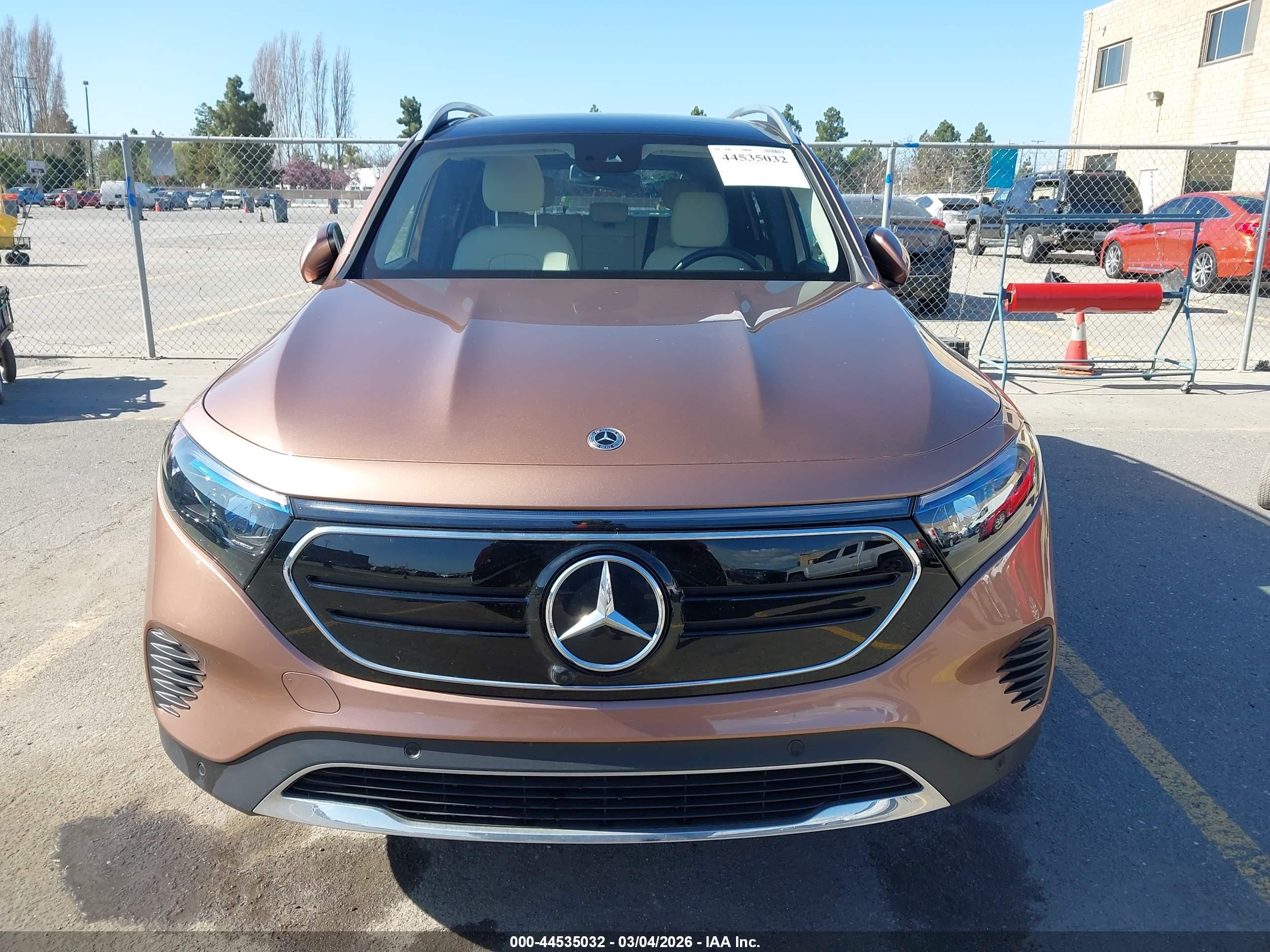 MERCEDES-BENZ EQB image 6