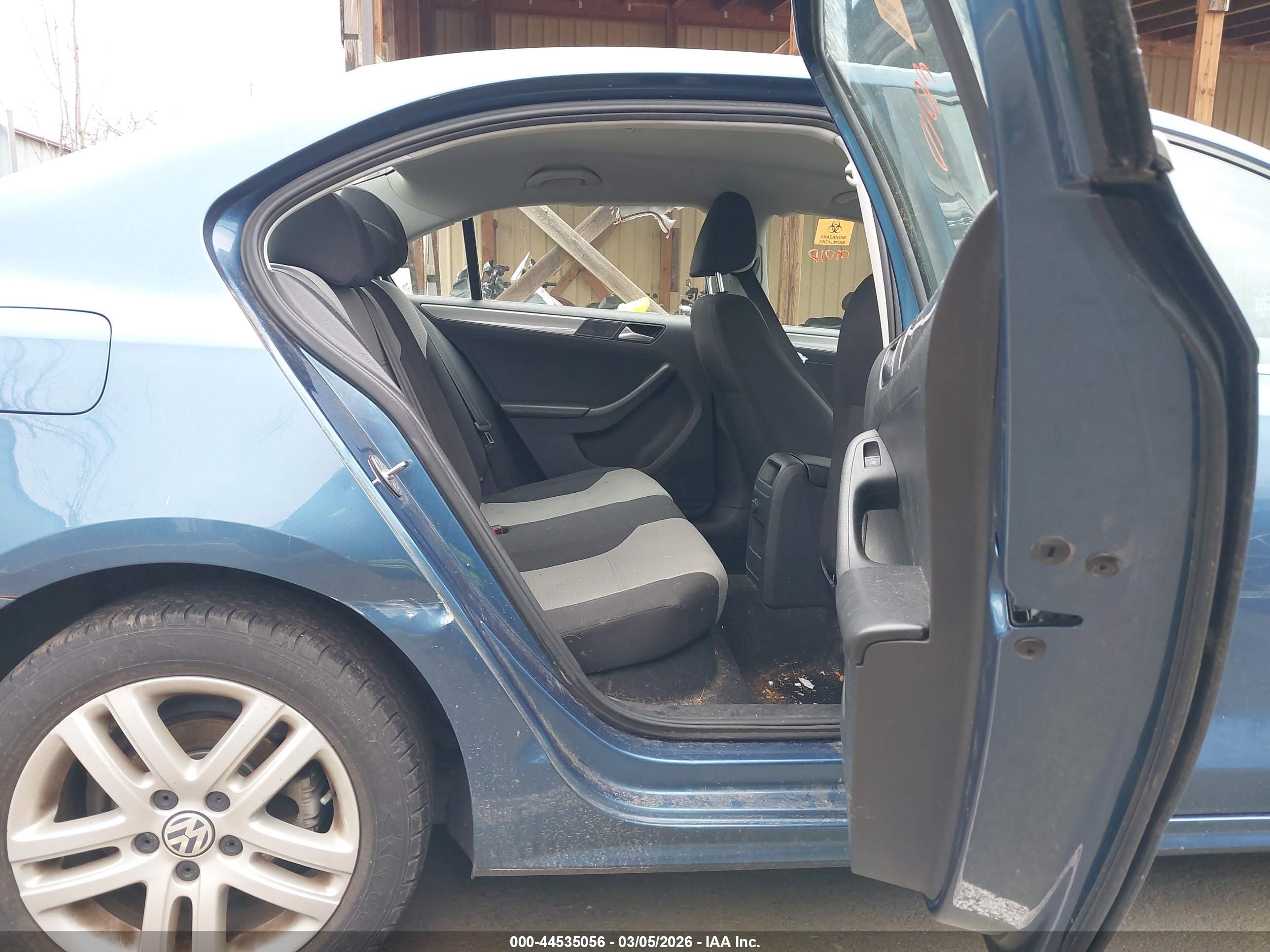 VOLKSWAGEN JETTA image 8