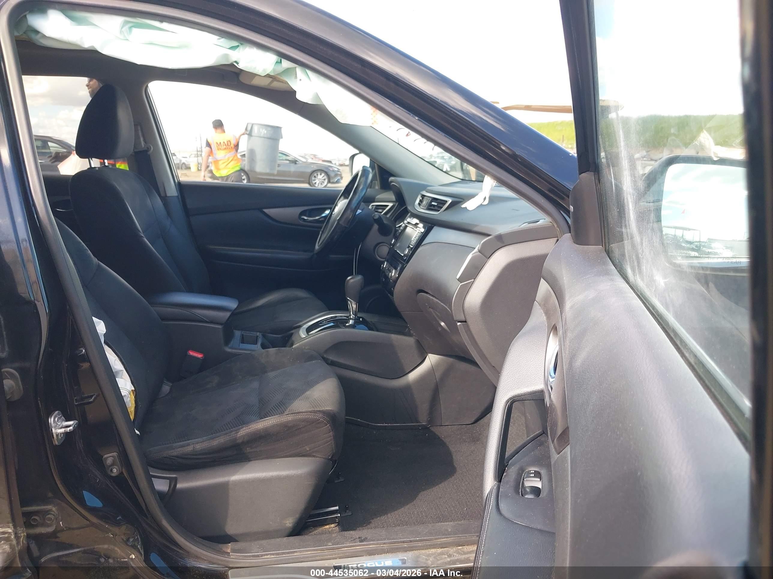 NISSAN ROGUE image 5