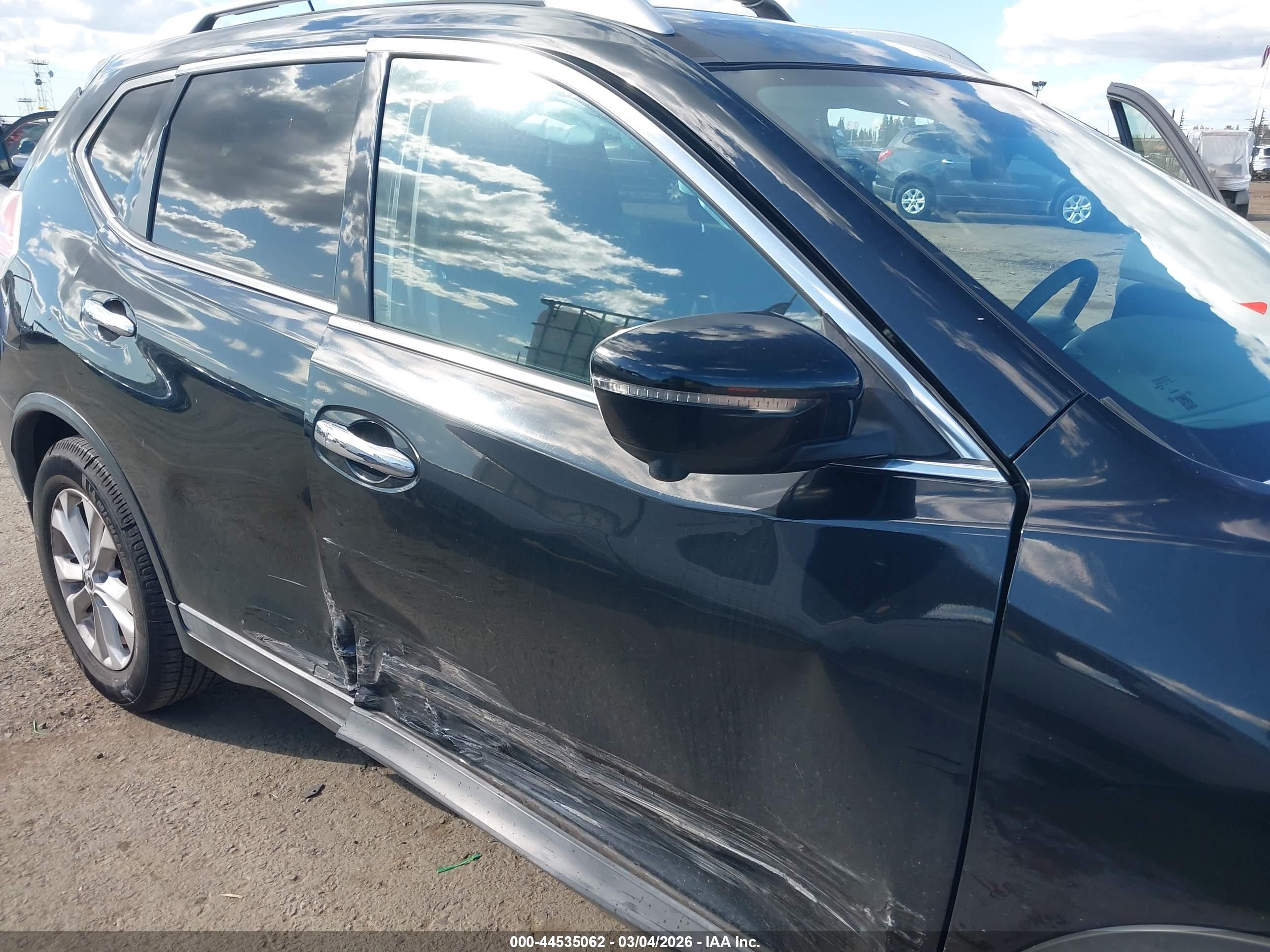 NISSAN ROGUE image 6
