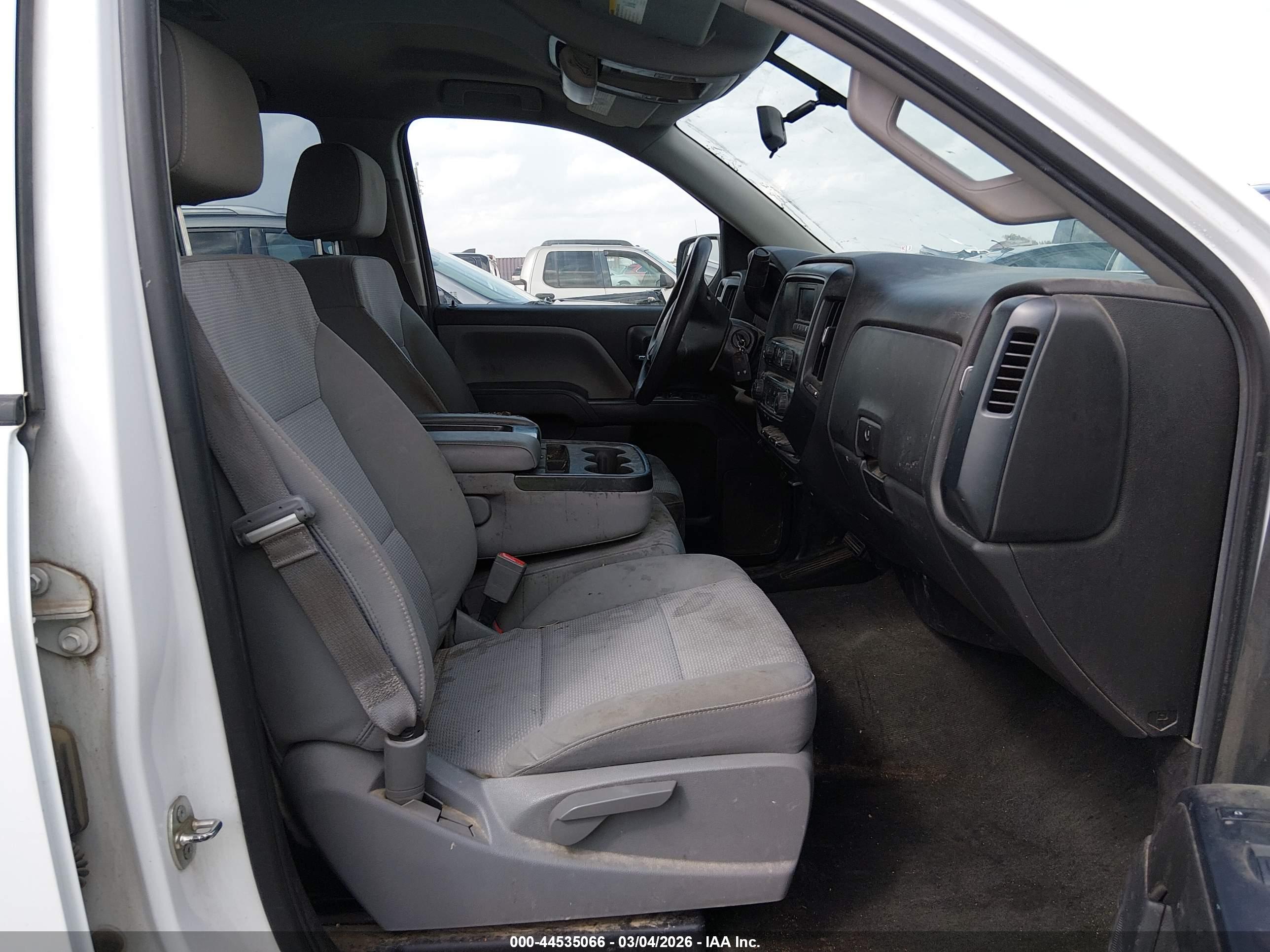 CHEVROLET SILVERADO image 5