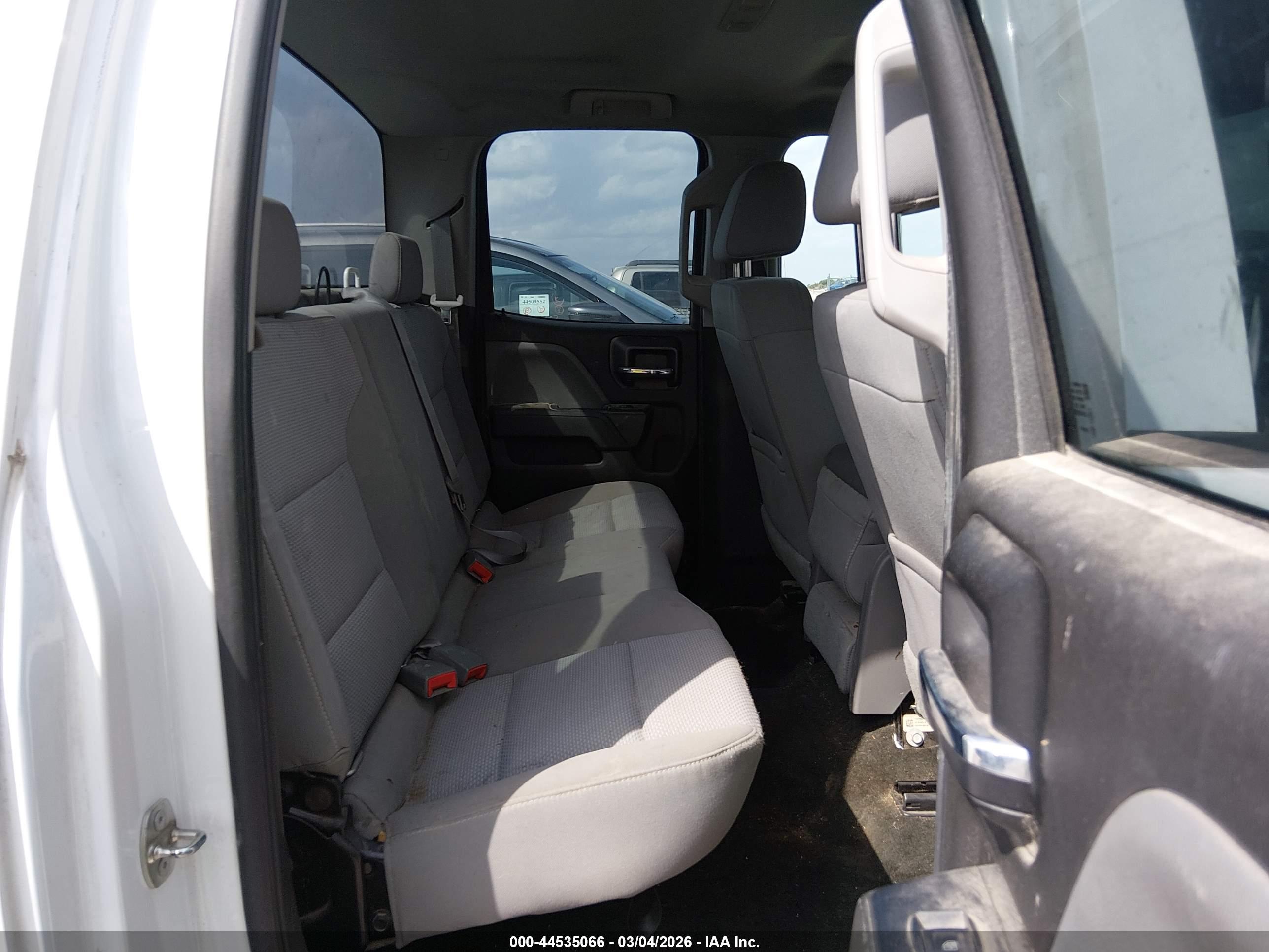 CHEVROLET SILVERADO image 8